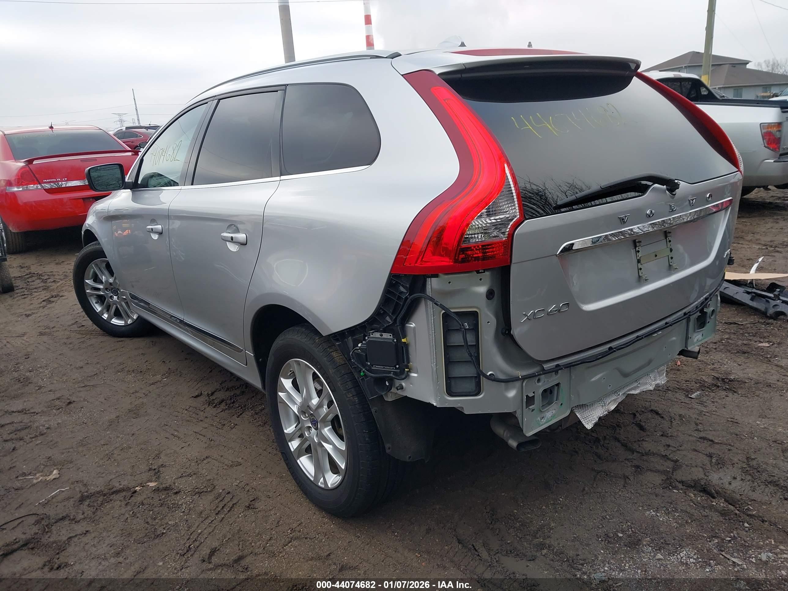 VOLVO XC60 image 3