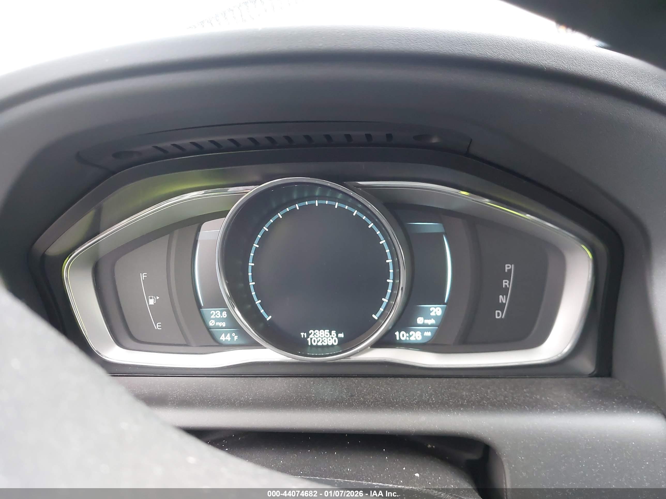 VOLVO XC60 image 7