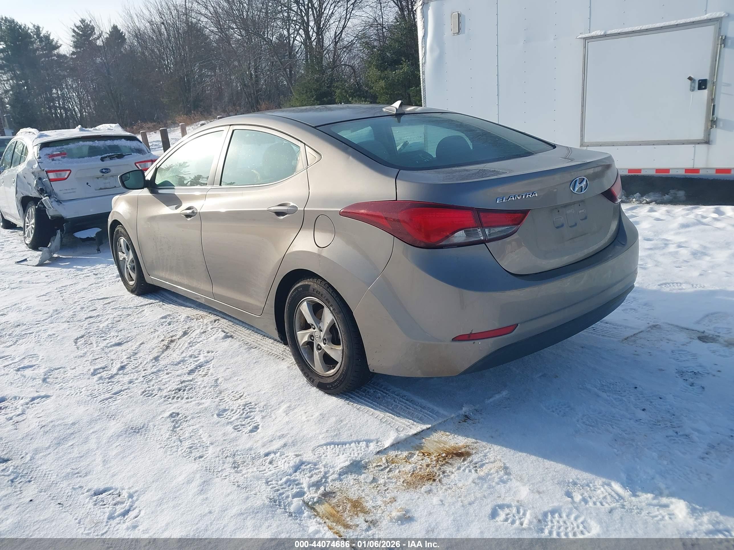 HYUNDAI ELANTRA image 3