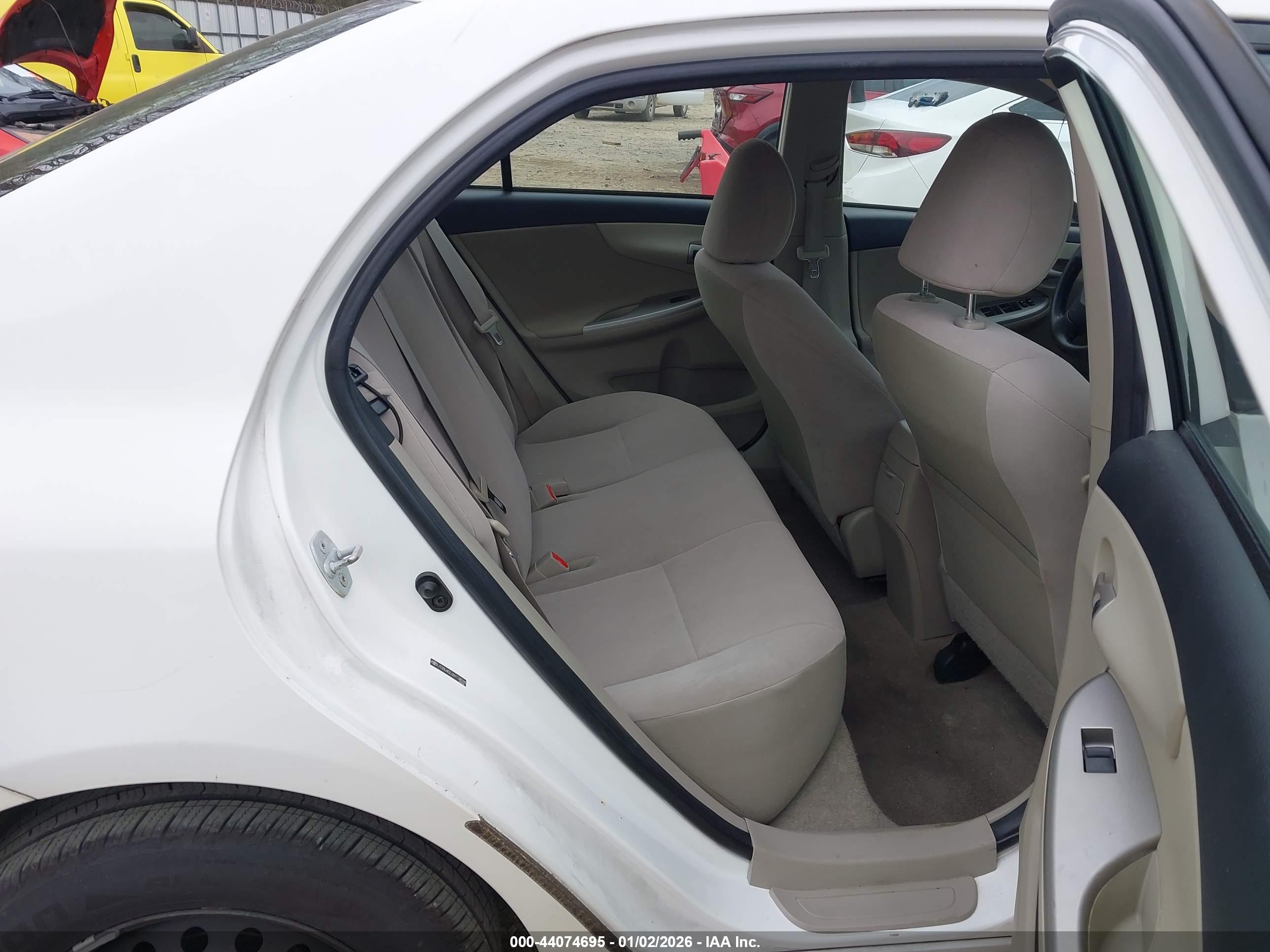 TOYOTA COROLLA image 8