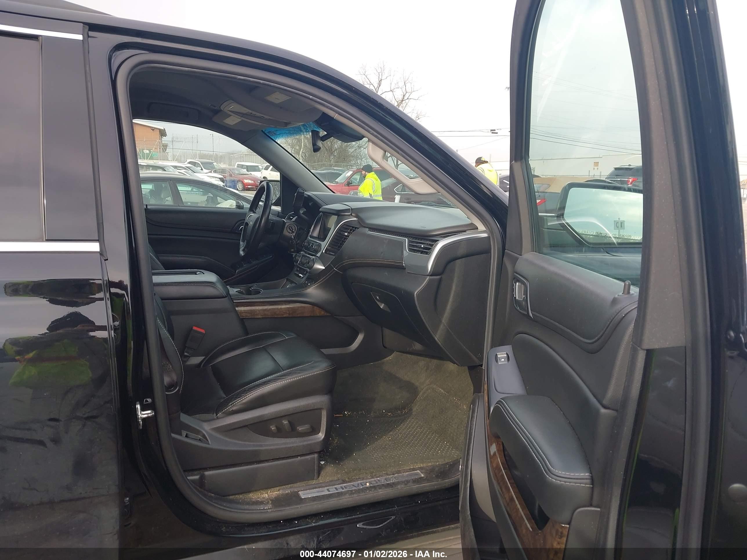 CHEVROLET TAHOE image 5