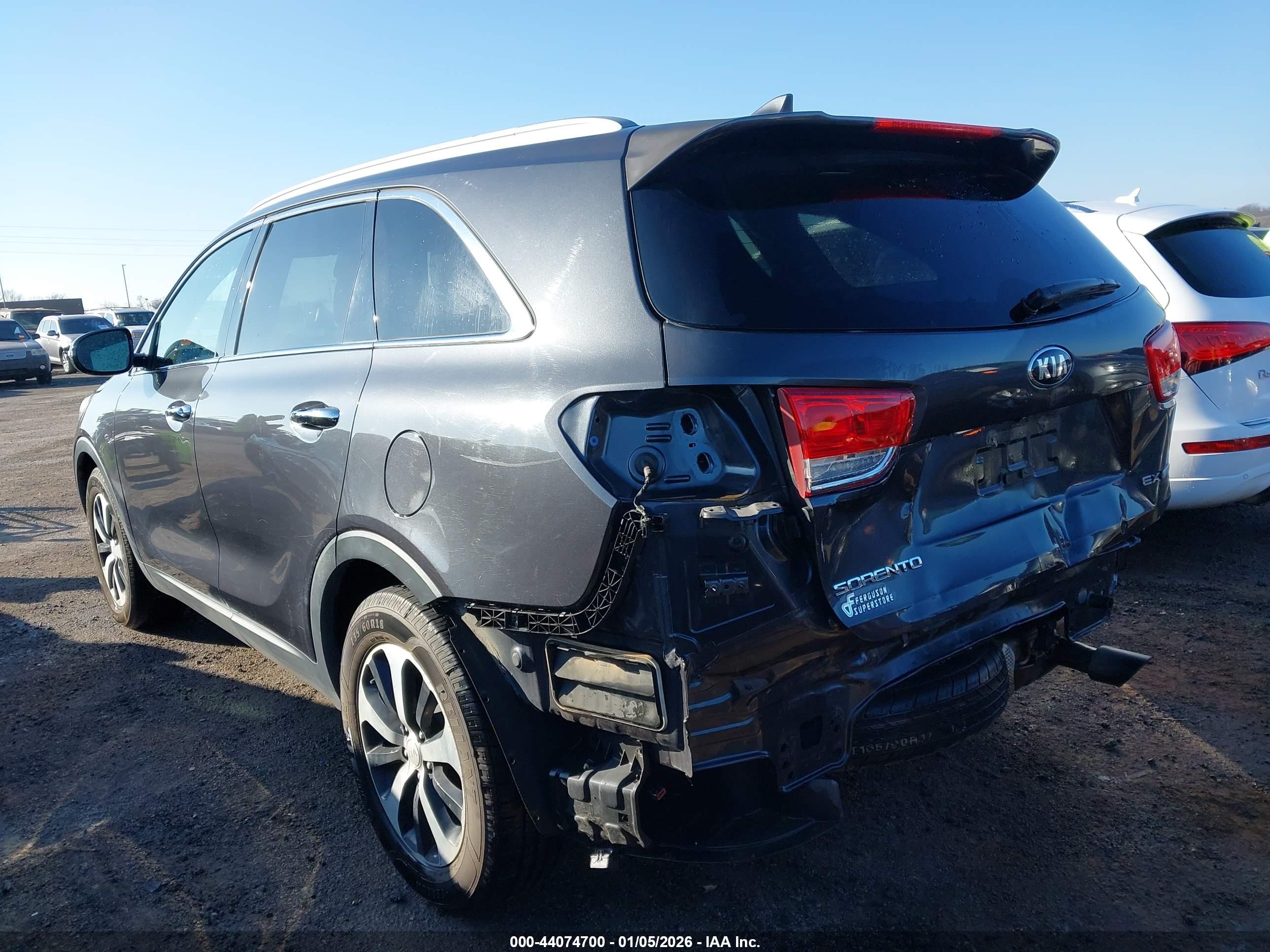 KIA SORENTO image 3