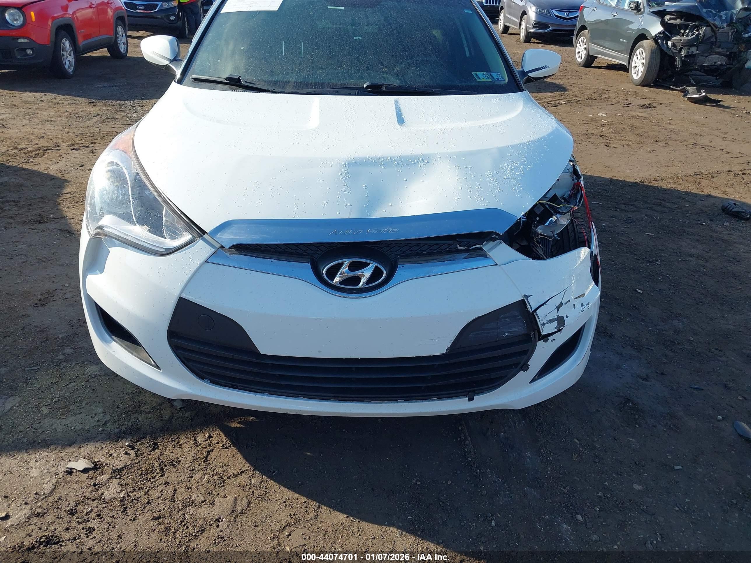 HYUNDAI VELOSTER image 6