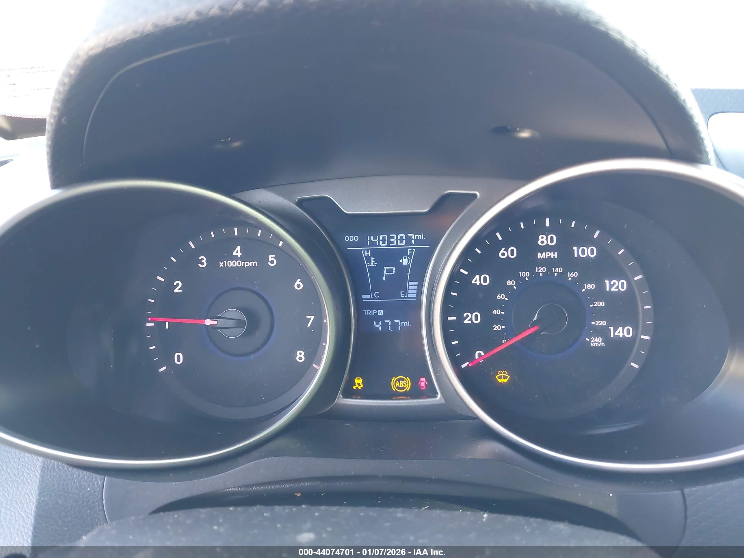HYUNDAI VELOSTER image 7
