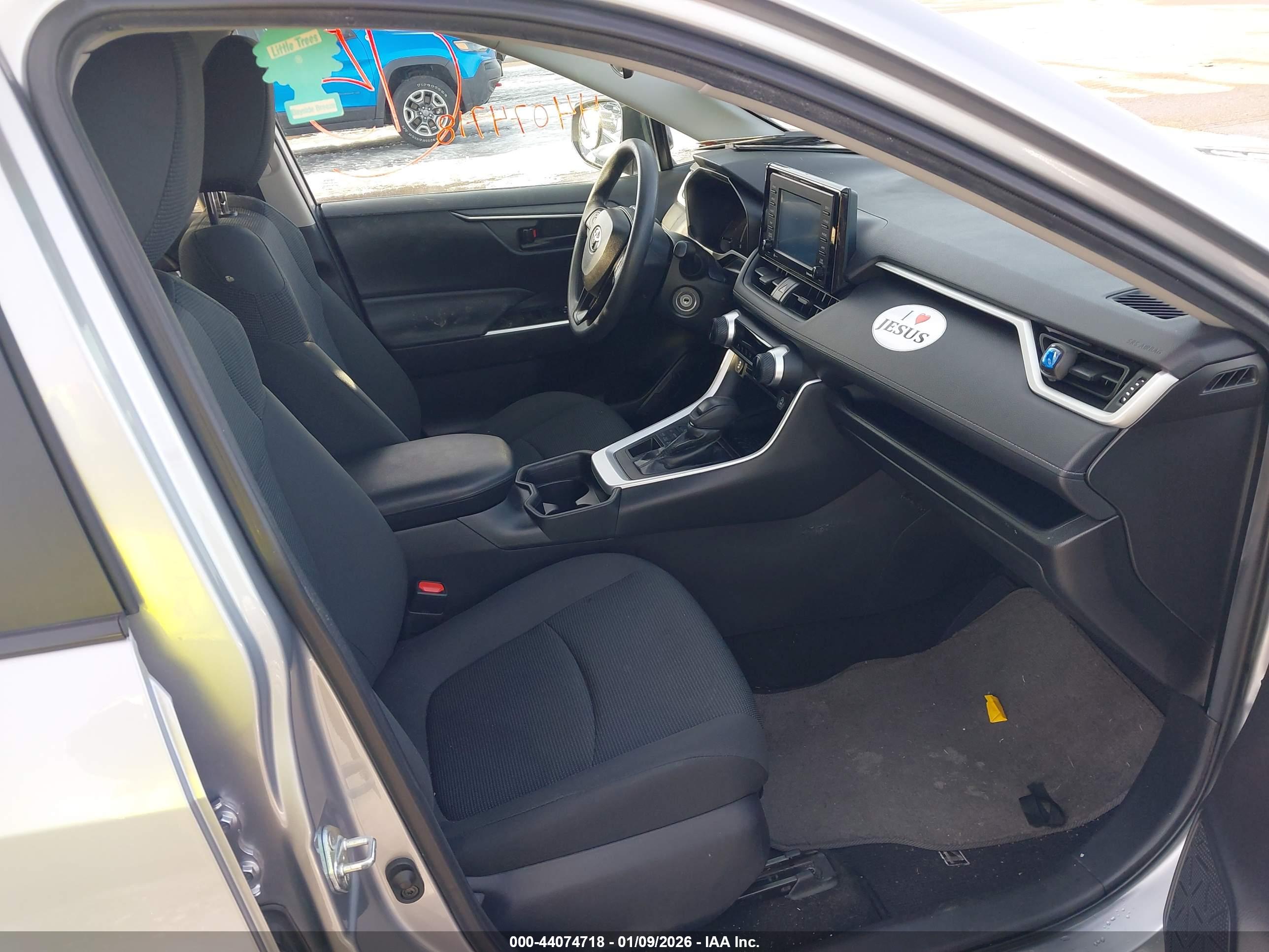 TOYOTA RAV4 image 5