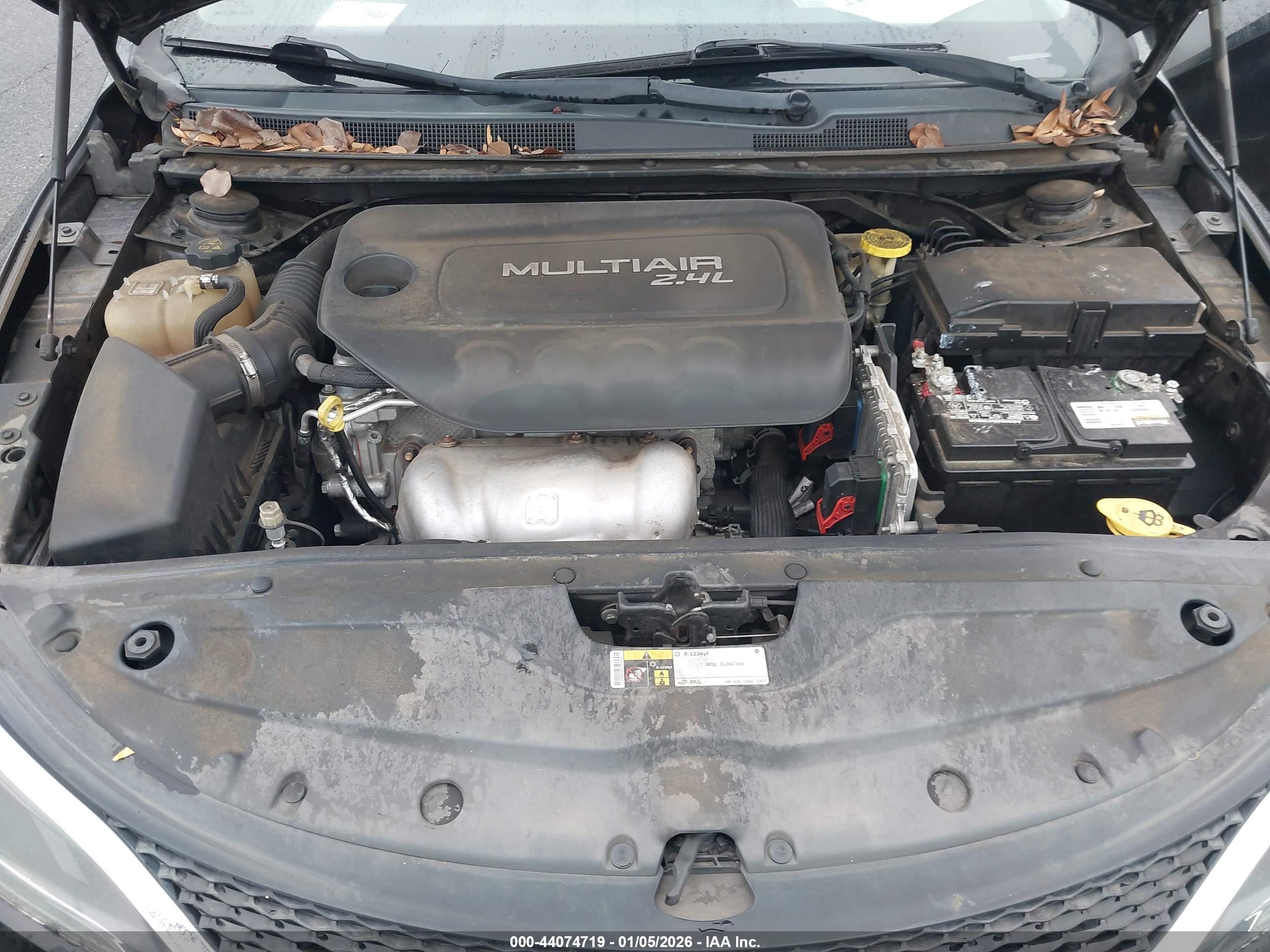 CHRYSLER 200 image 10