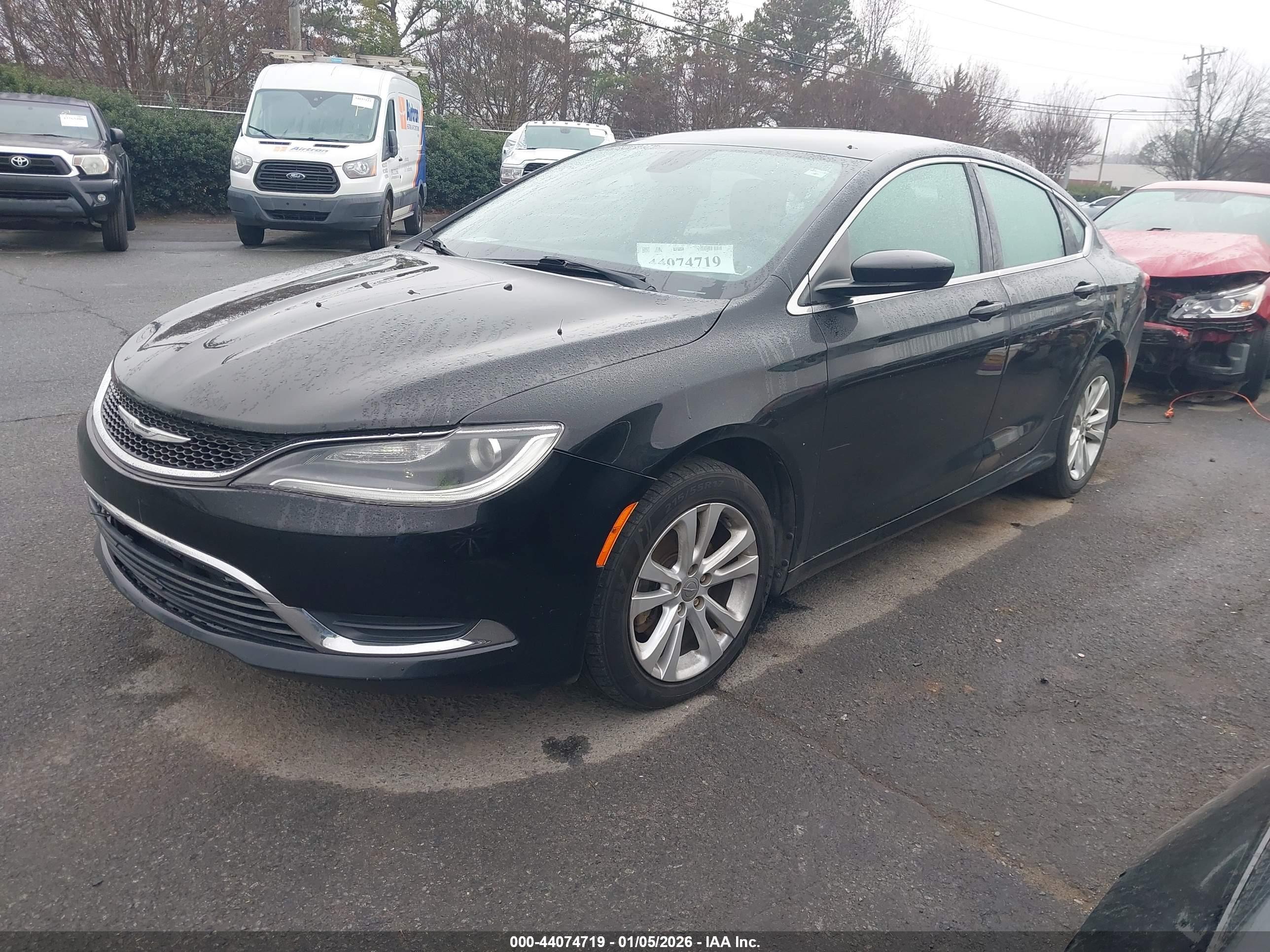 CHRYSLER 200 image 2