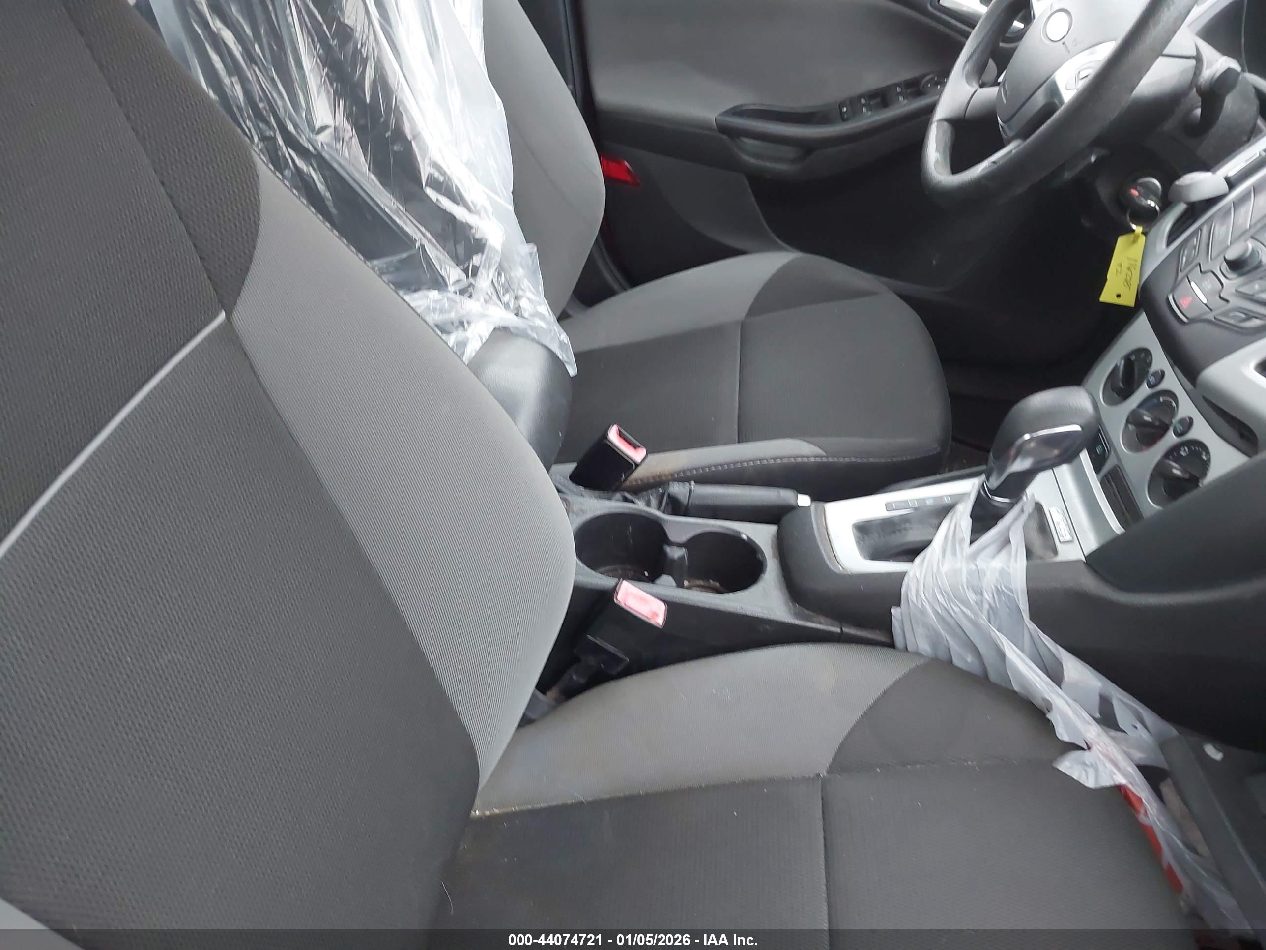 FORD FOCUS image 5