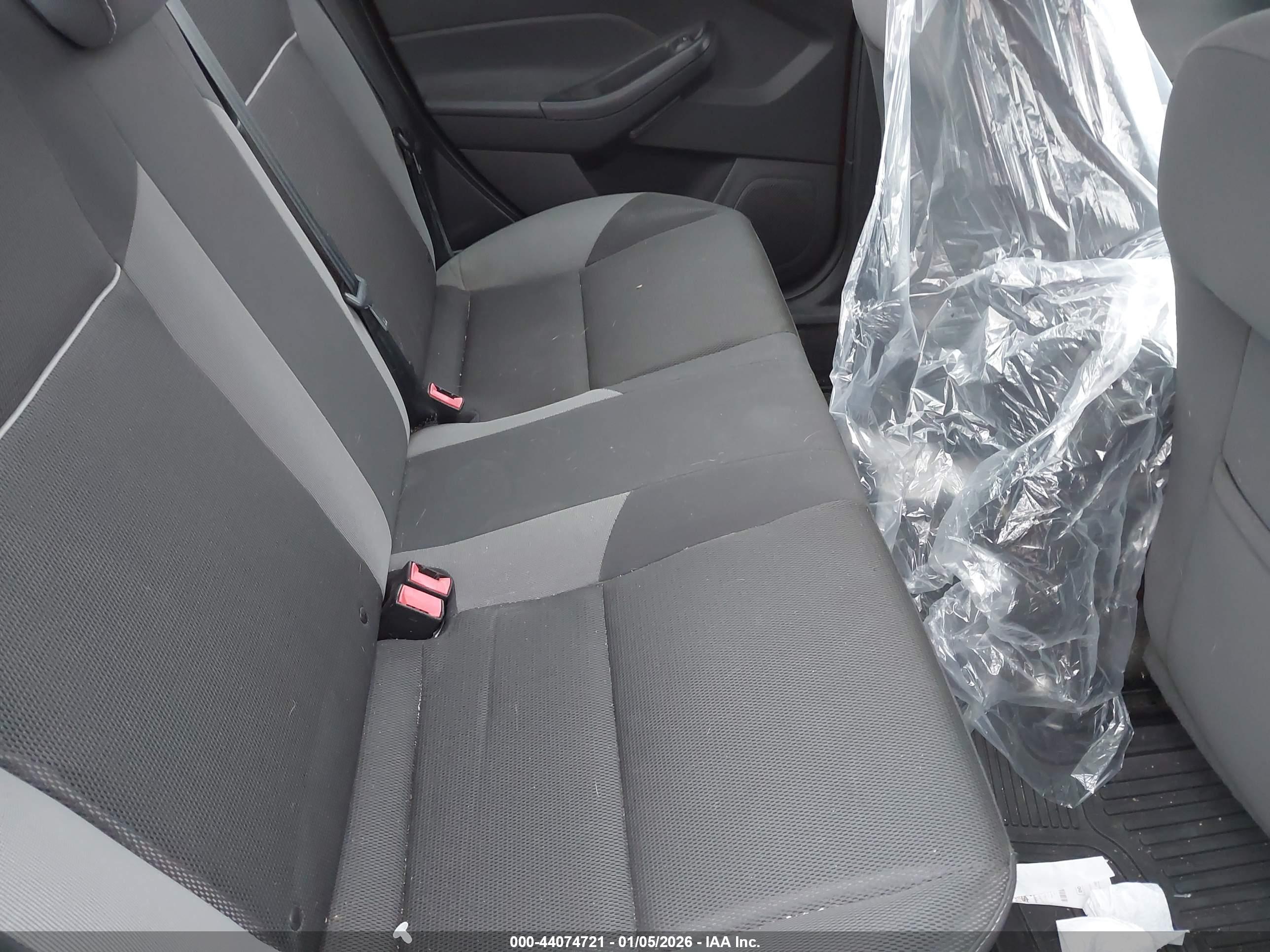 FORD FOCUS image 8