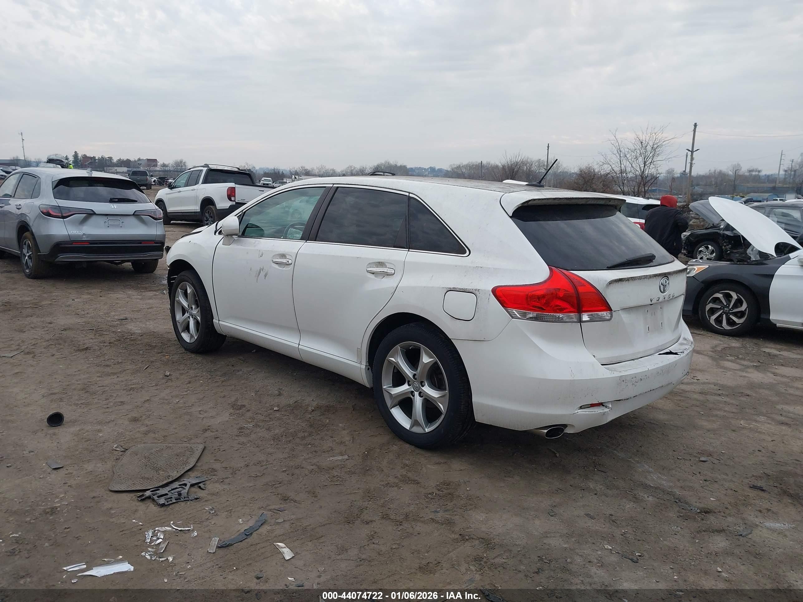 TOYOTA VENZA image 3