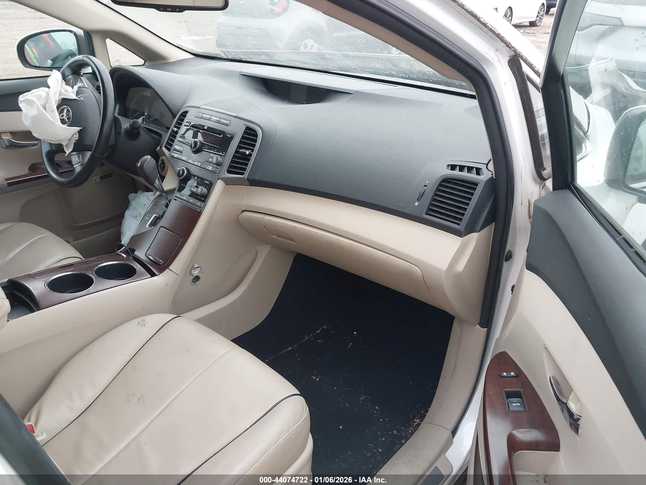 TOYOTA VENZA image 5