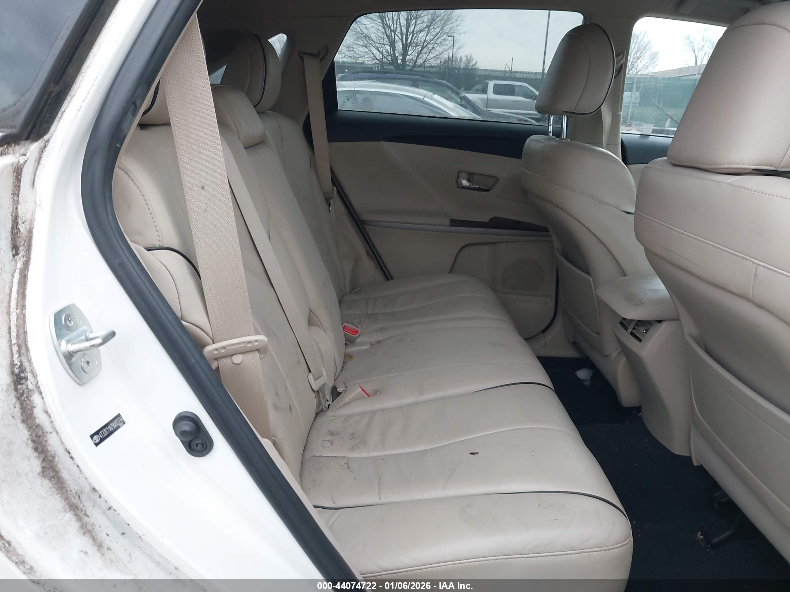 TOYOTA VENZA image 8