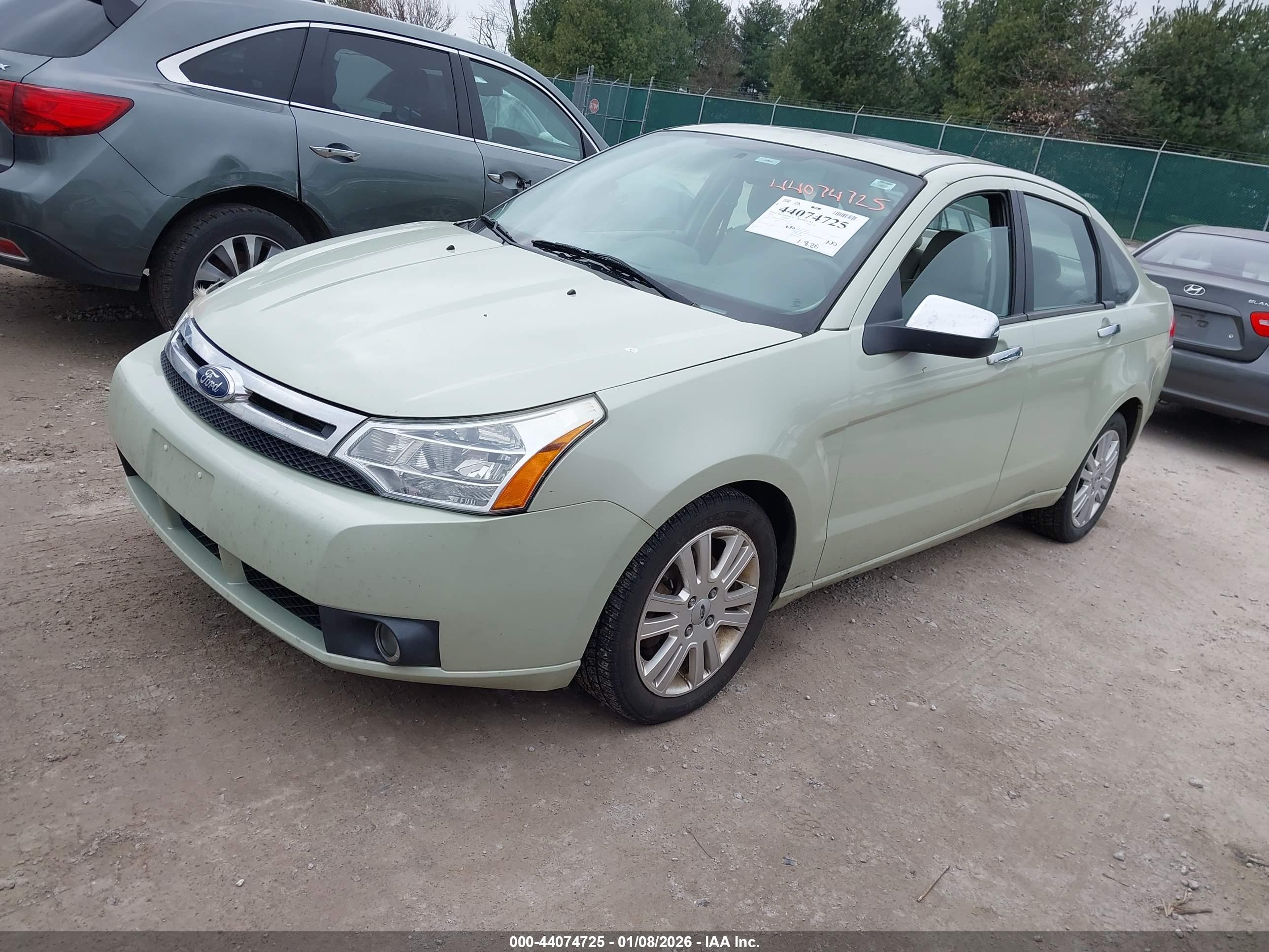 FORD FOCUS image 2