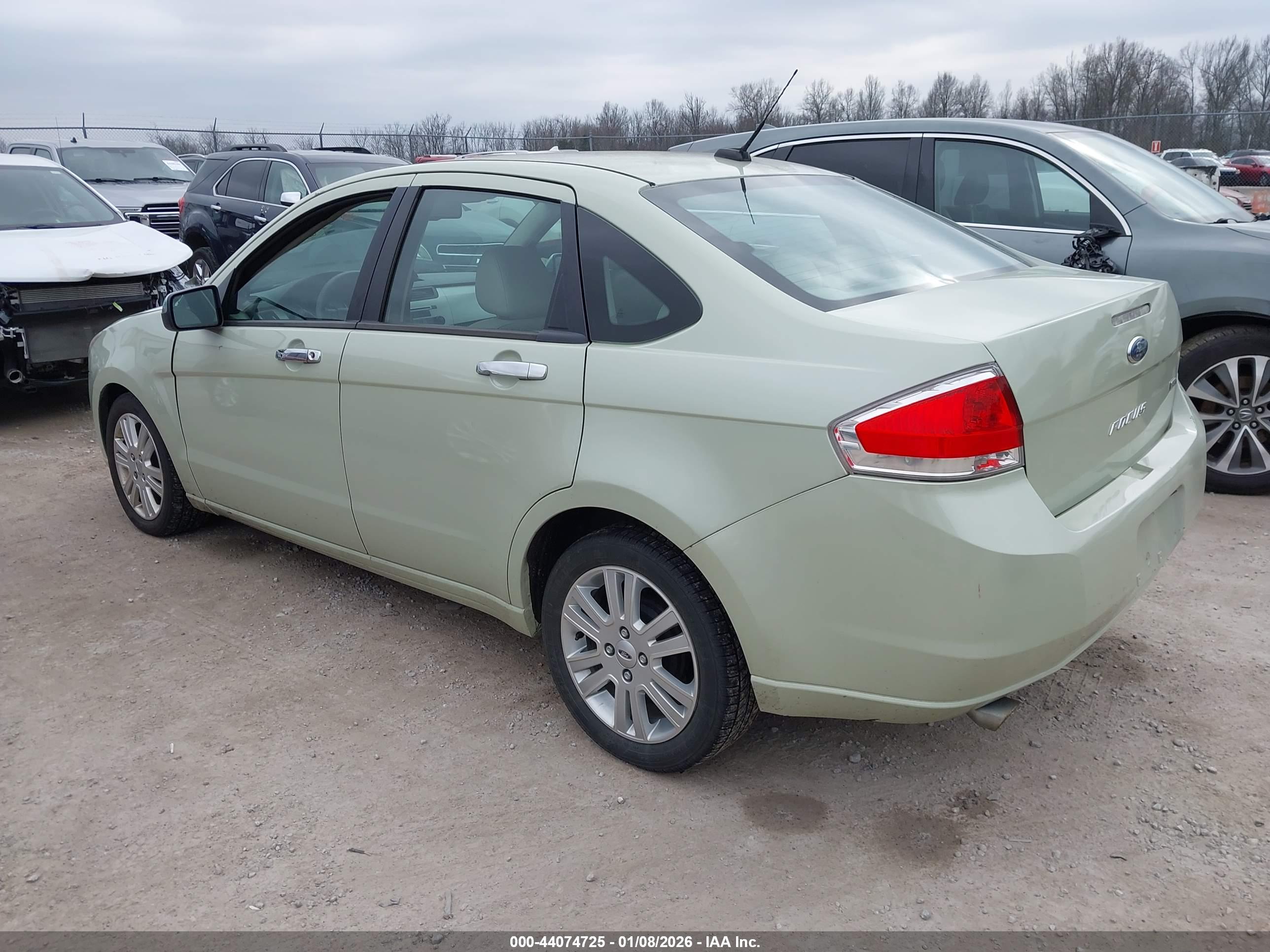 FORD FOCUS image 3