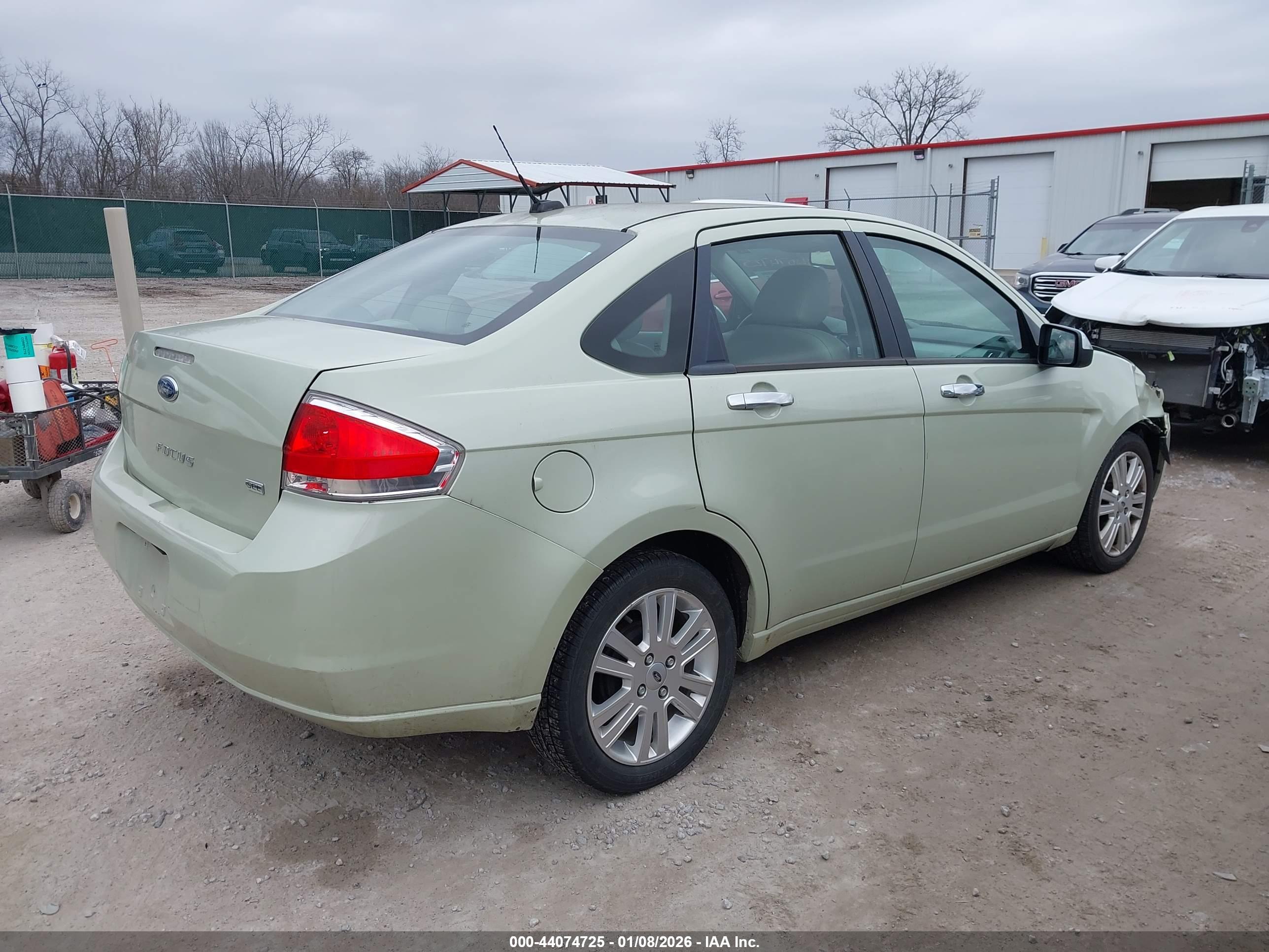 FORD FOCUS image 4