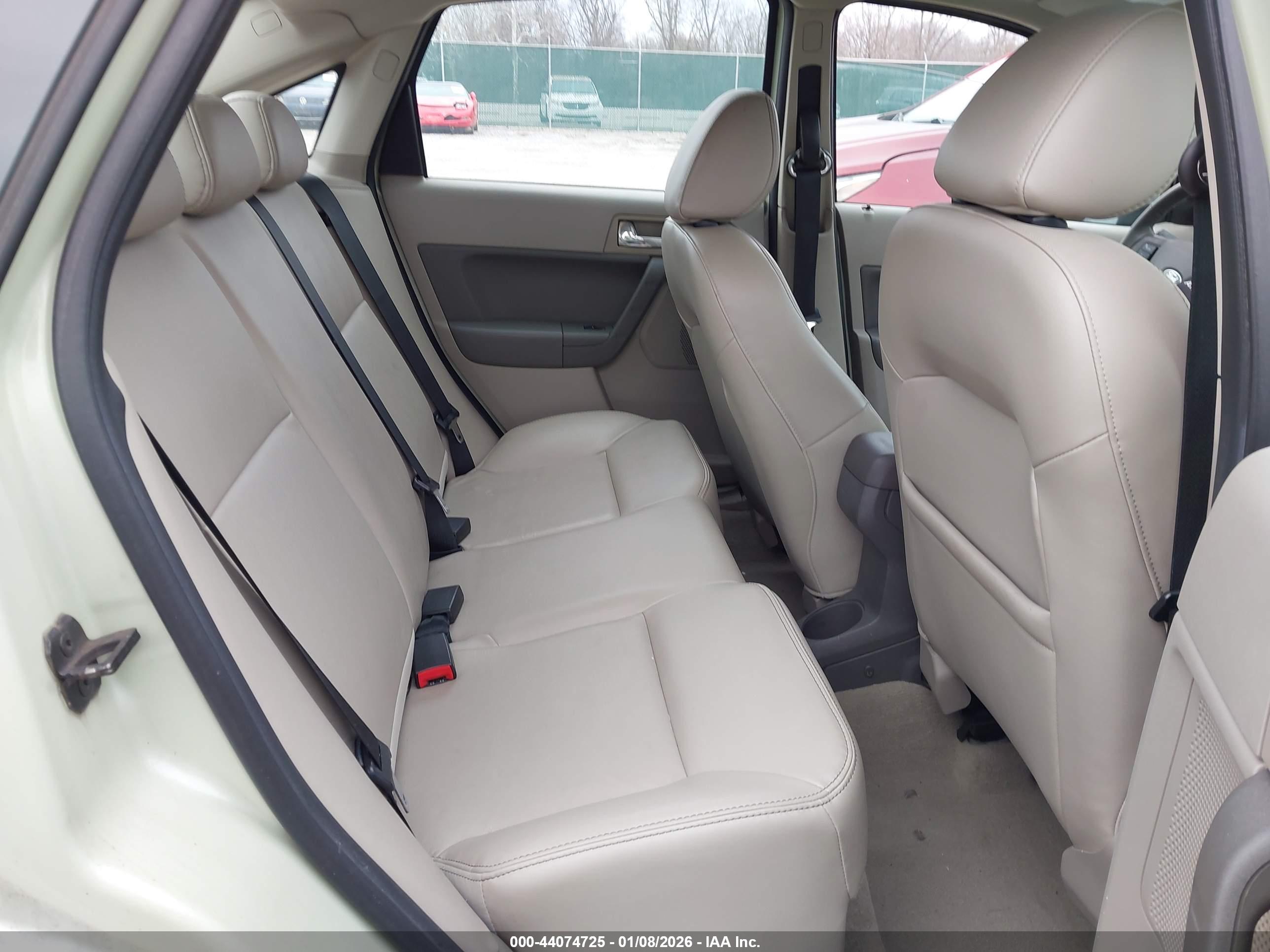 FORD FOCUS image 8