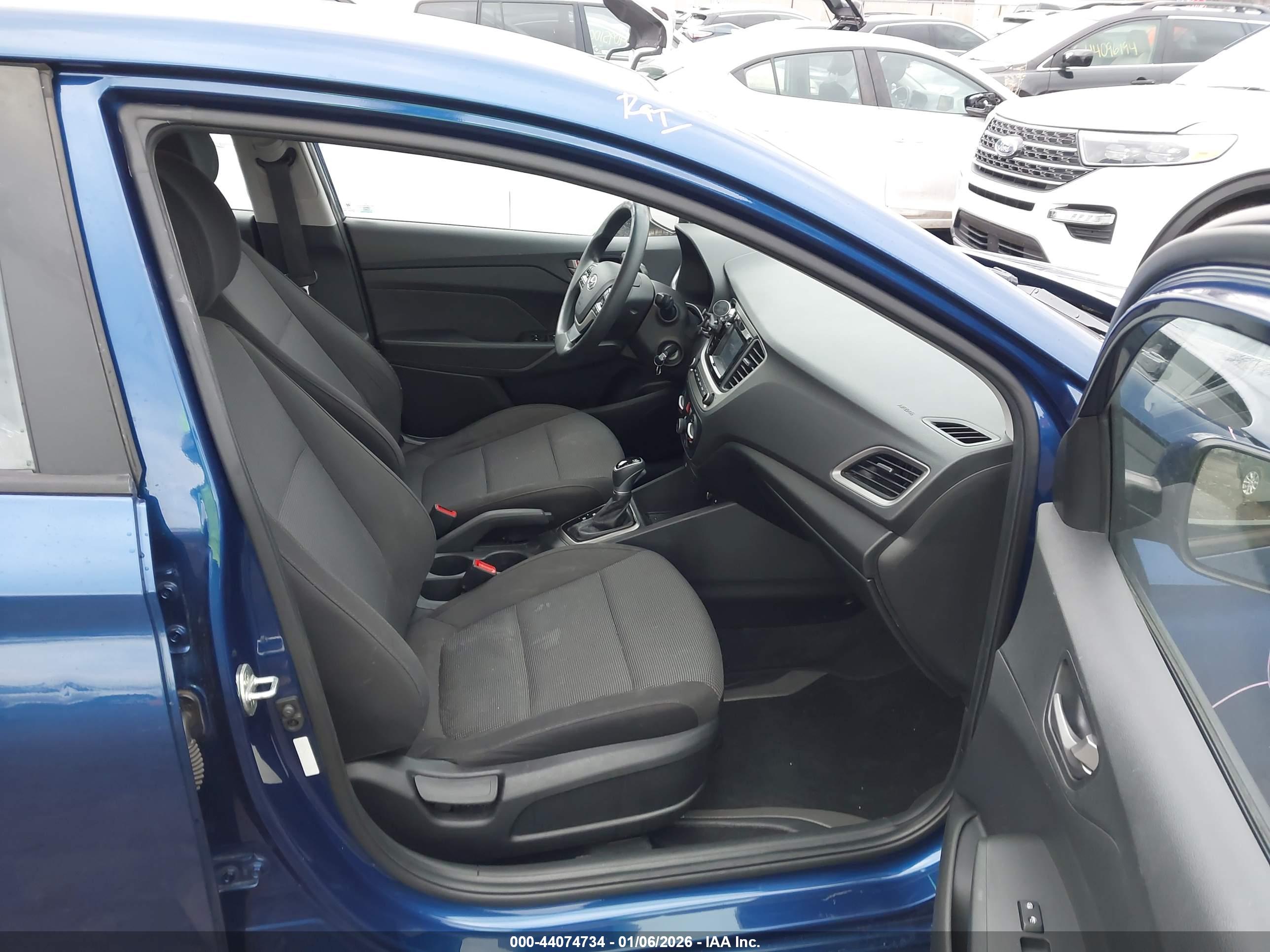 HYUNDAI ACCENT image 5