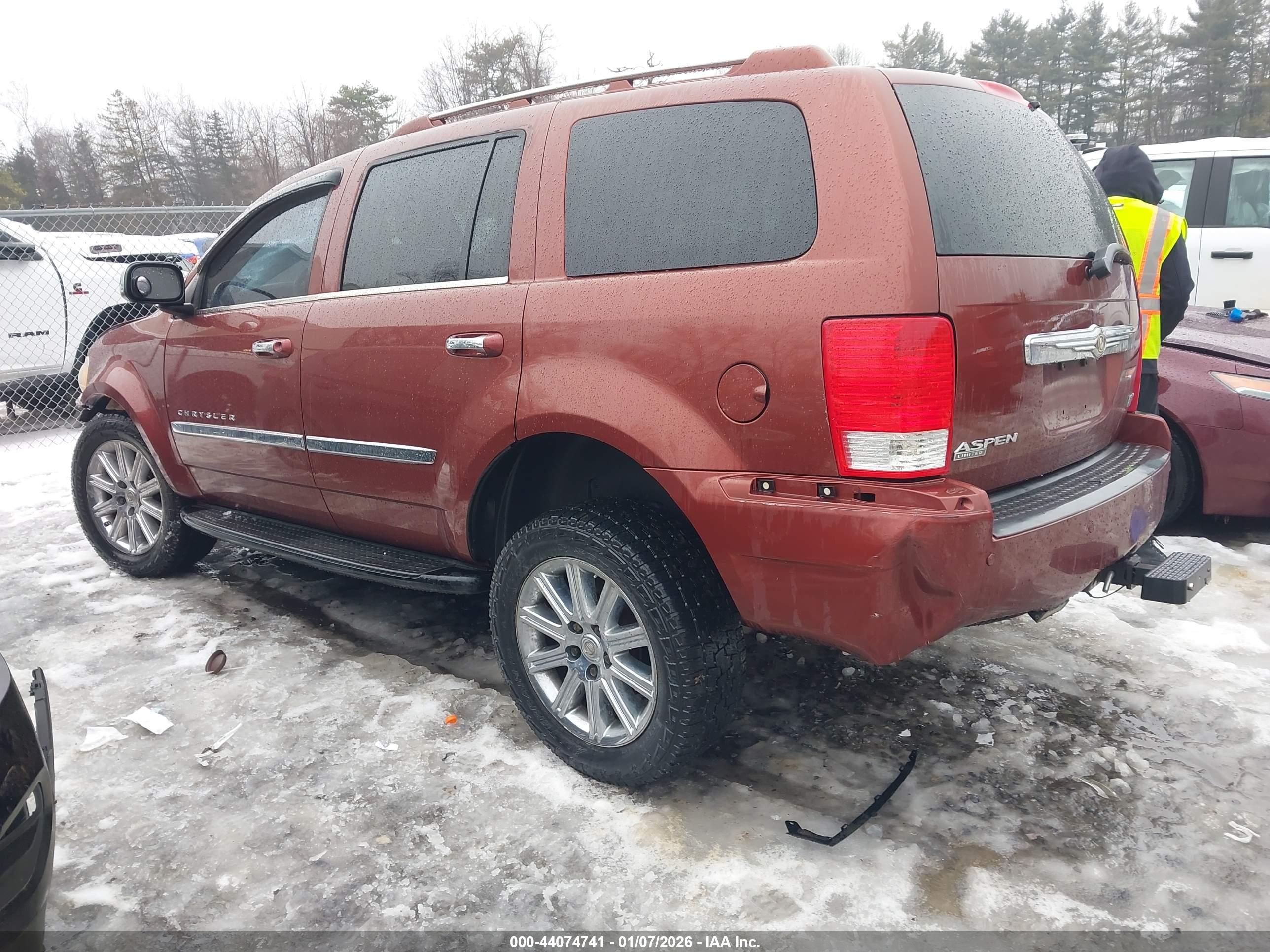 CHRYSLER ASPEN image 3