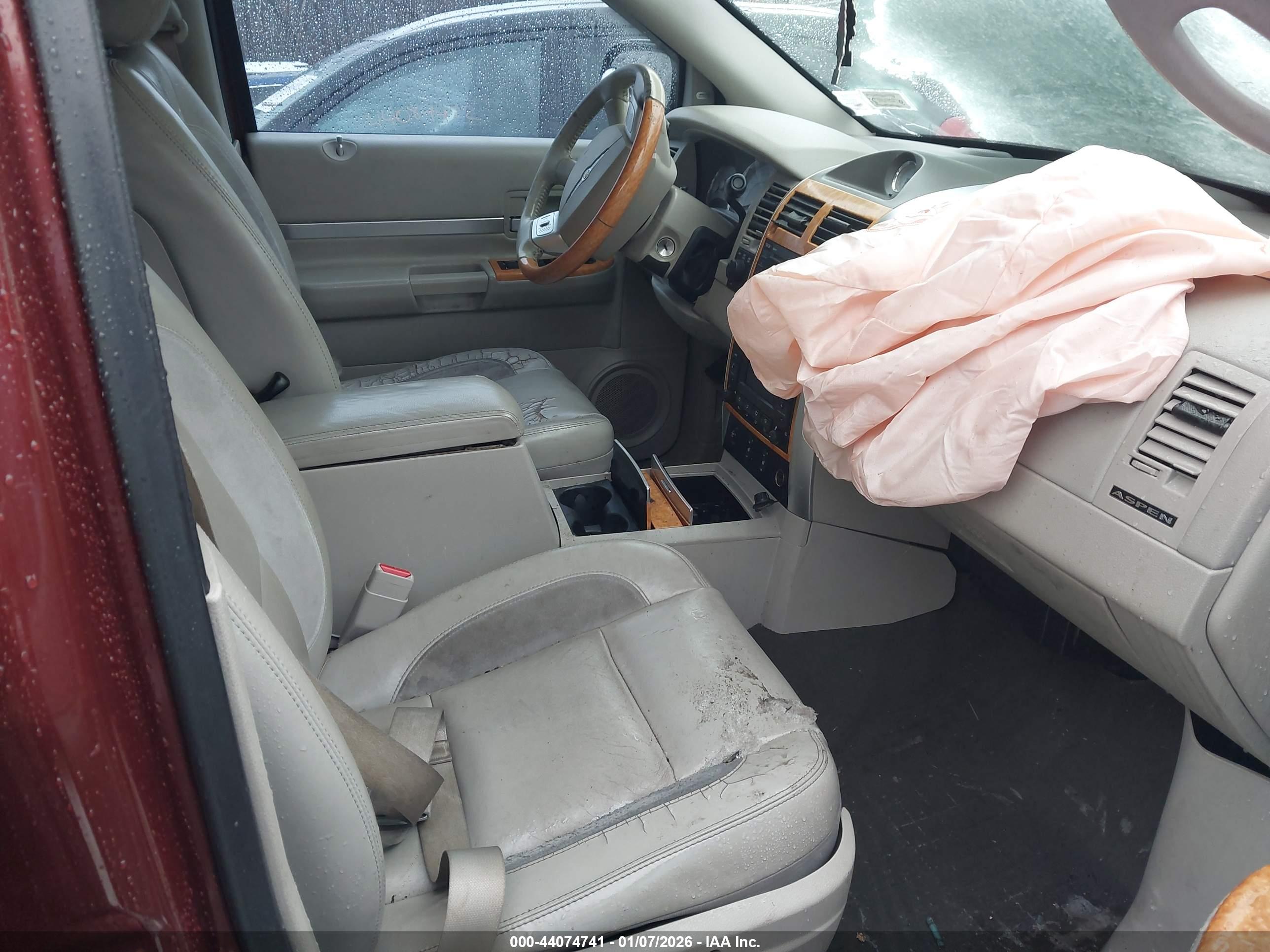 CHRYSLER ASPEN image 5