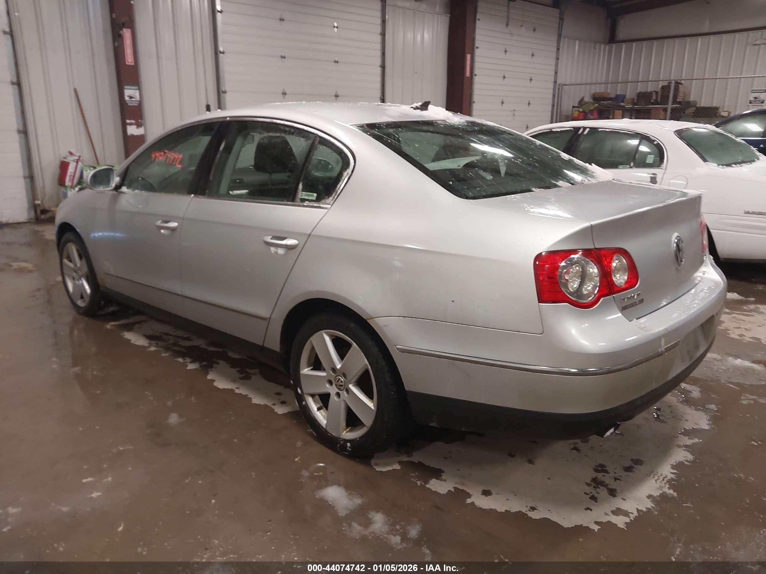 VOLKSWAGEN PASSAT image 3