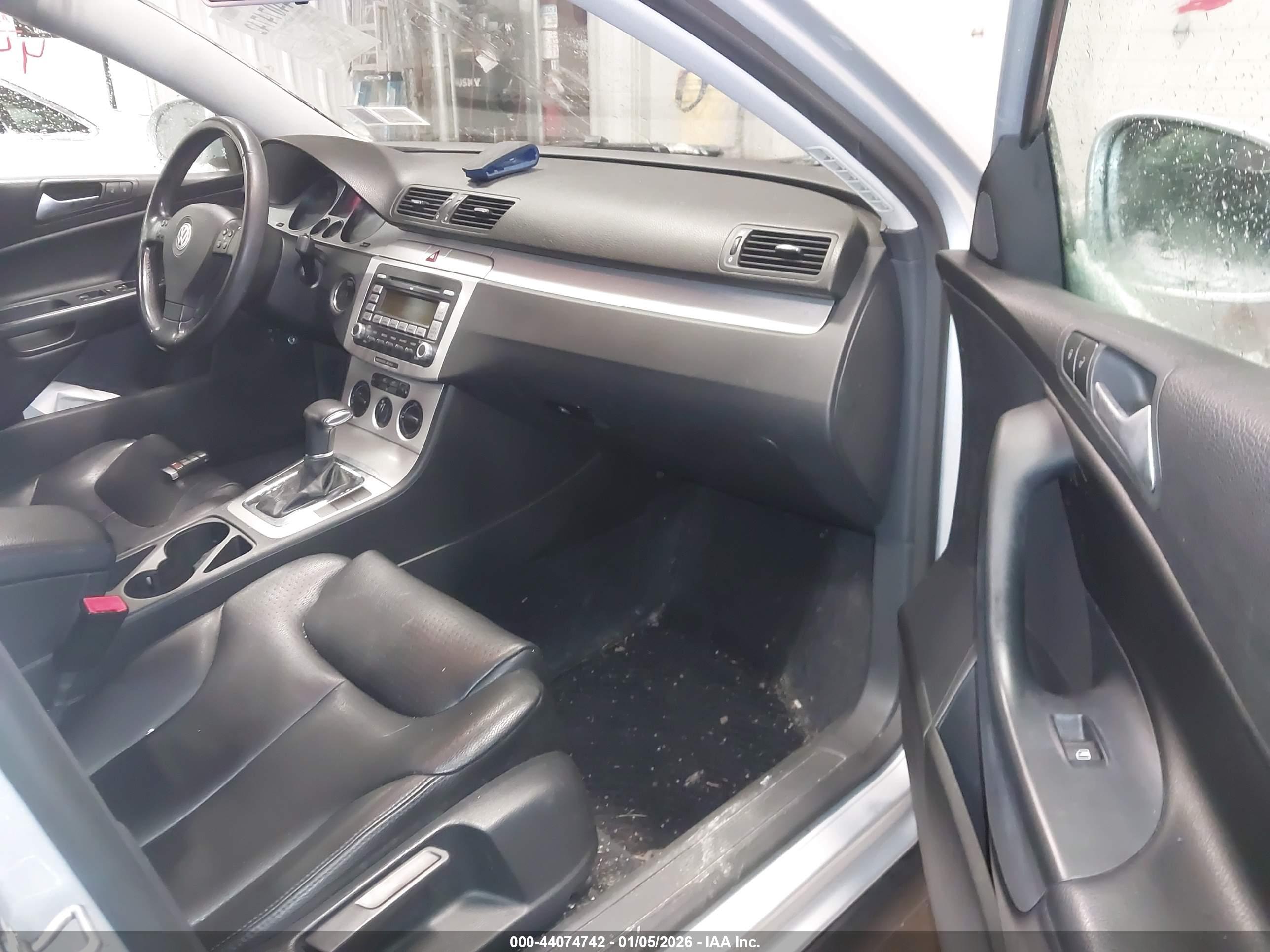VOLKSWAGEN PASSAT image 5