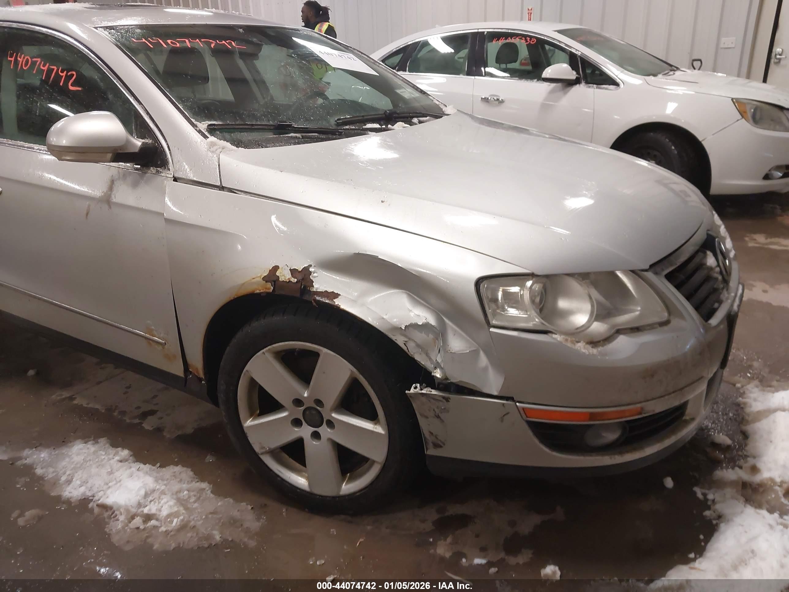 VOLKSWAGEN PASSAT image 6