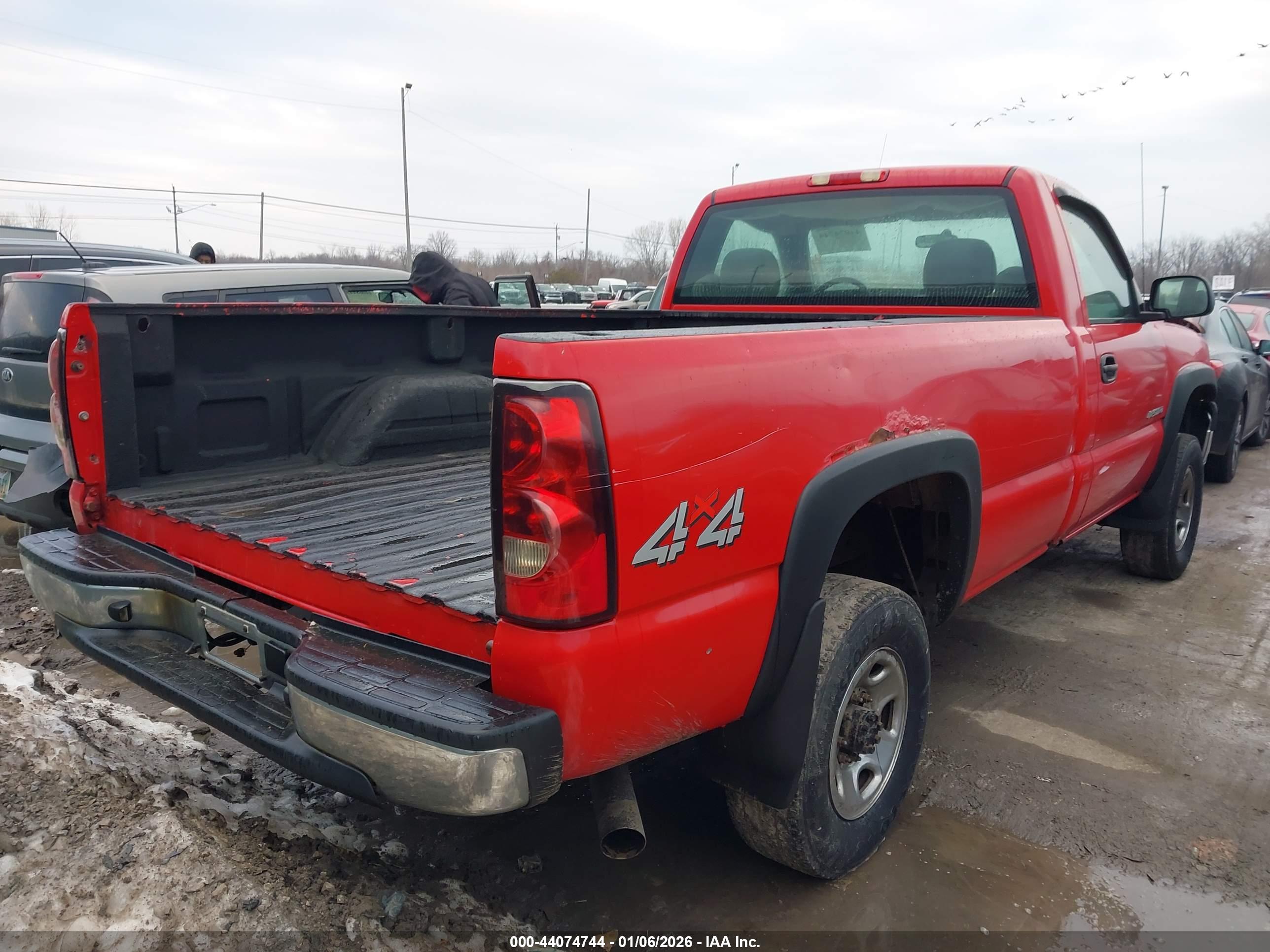 CHEVROLET SILVERADO image 4
