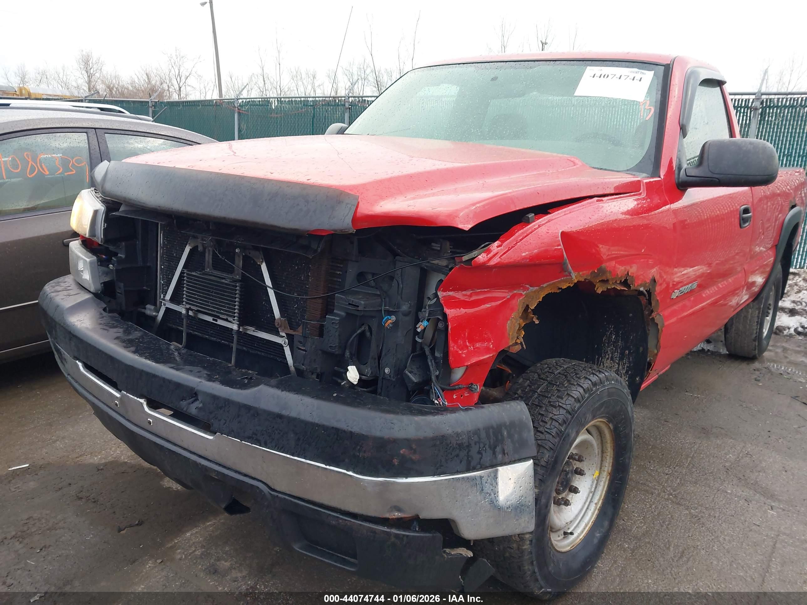CHEVROLET SILVERADO image 6