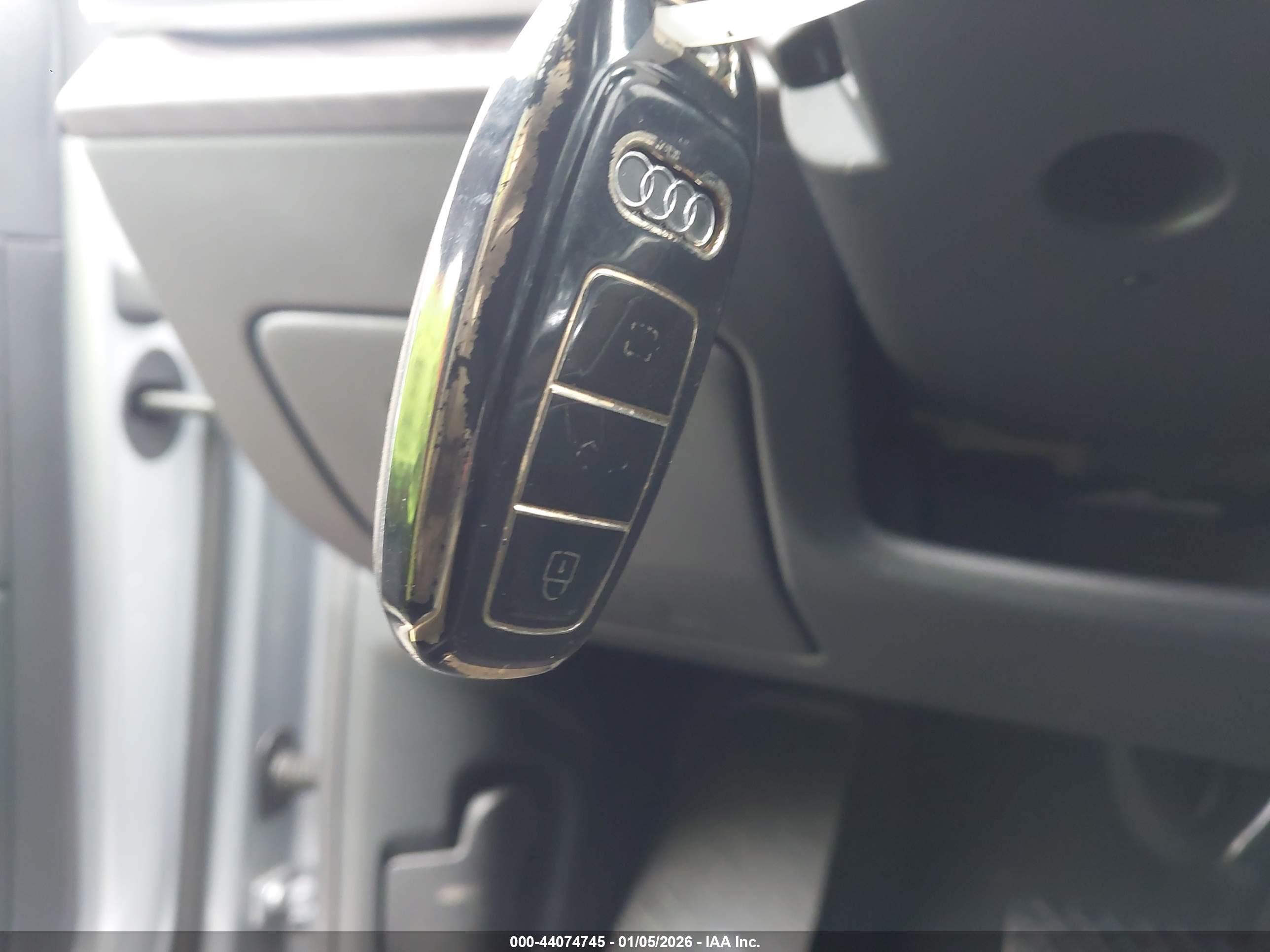 AUDI Q8 image 11