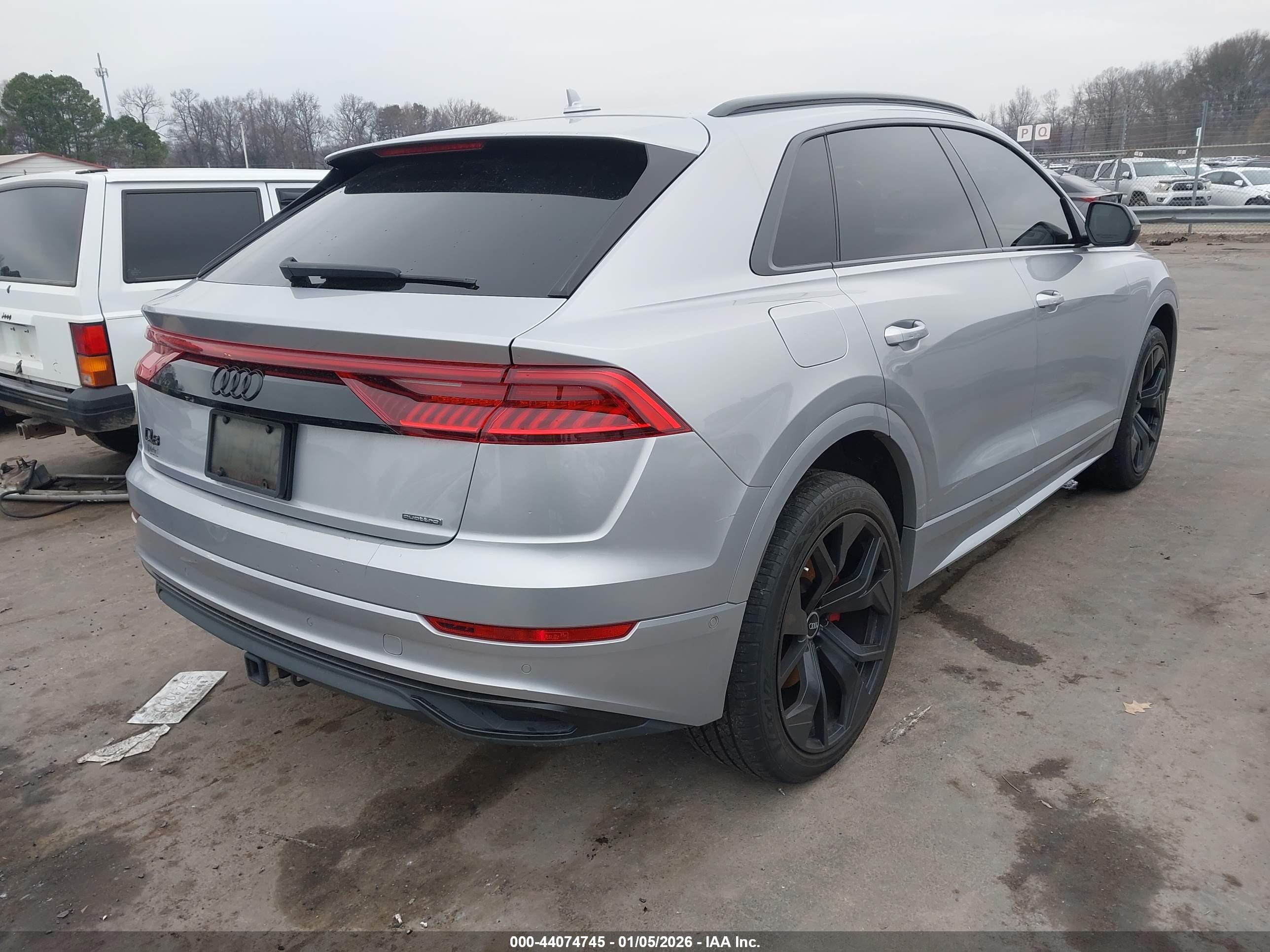 AUDI Q8 image 4