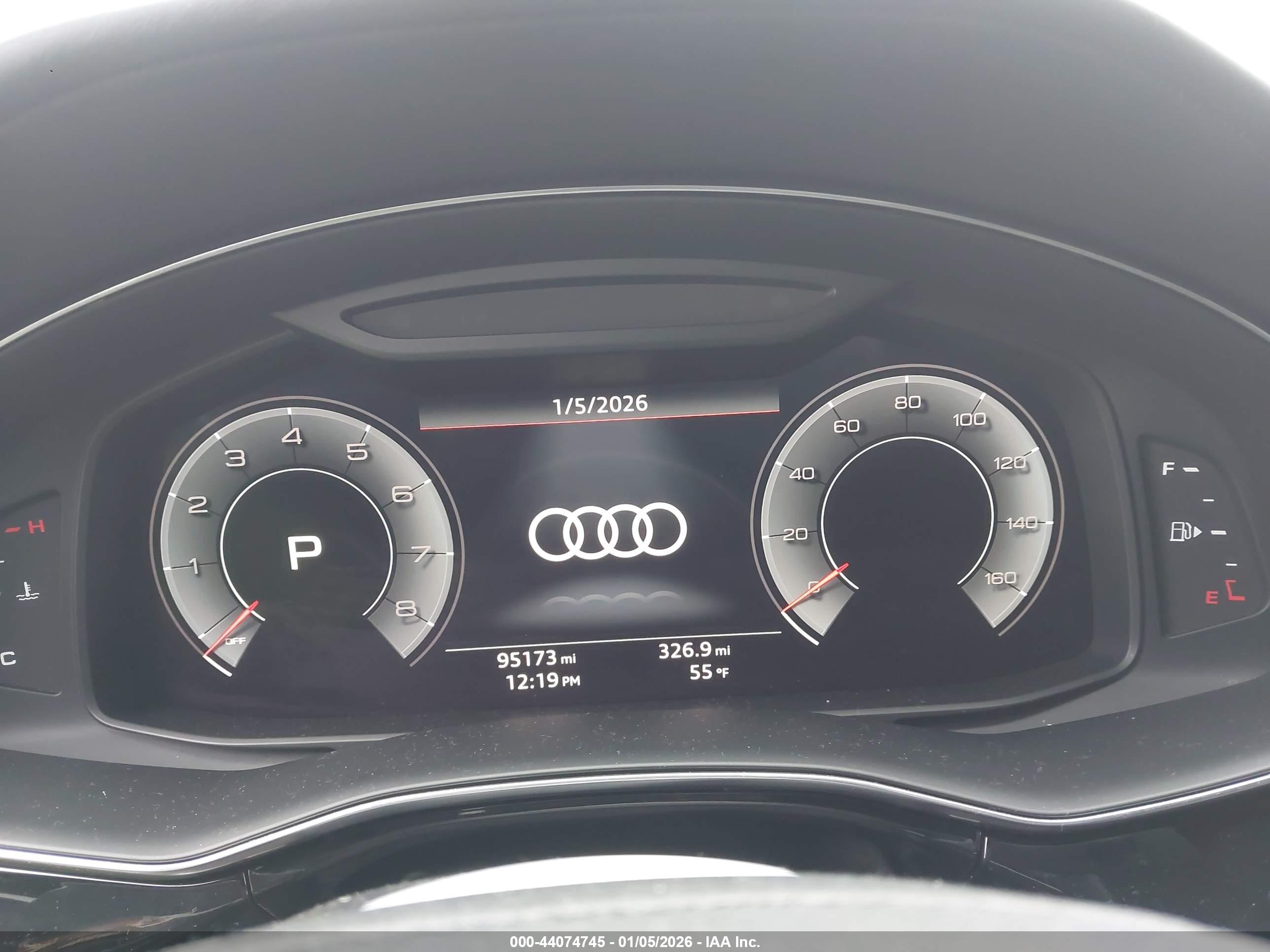 AUDI Q8 image 7