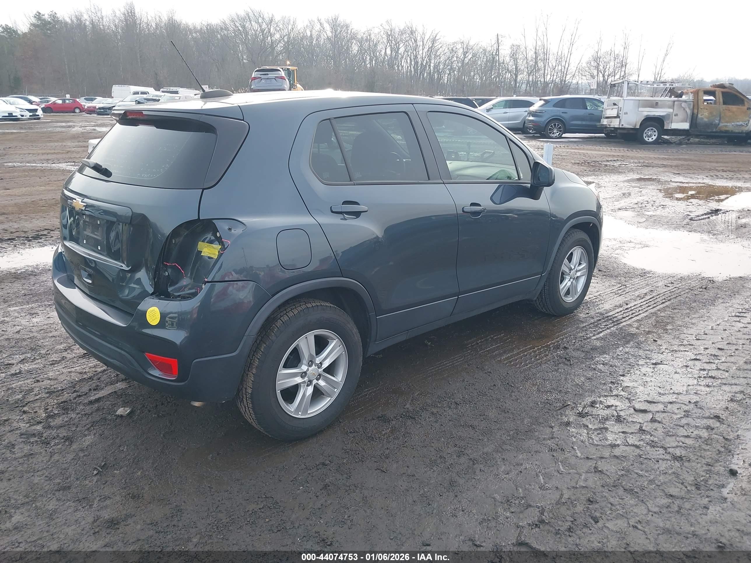 CHEVROLET TRAX image 4
