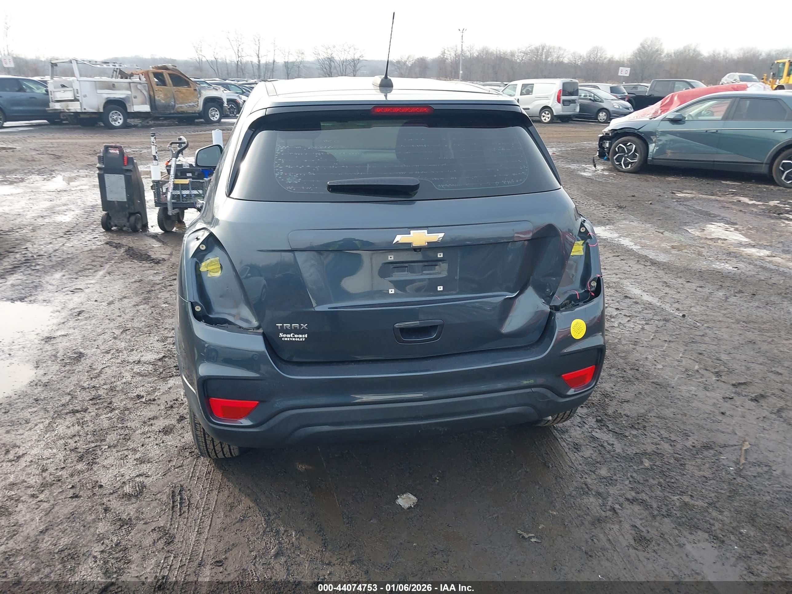 CHEVROLET TRAX image 6