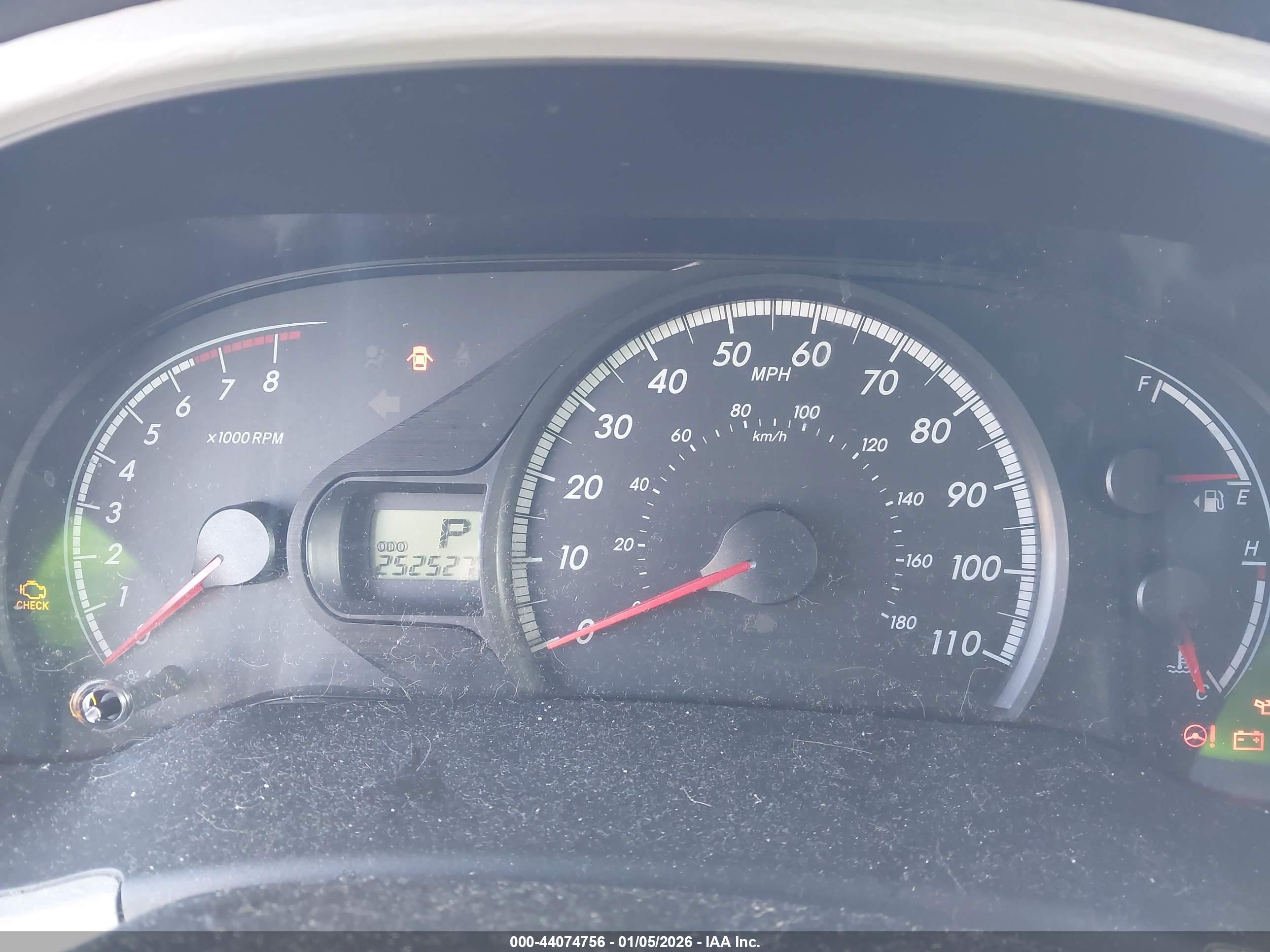 TOYOTA SIENNA image 7