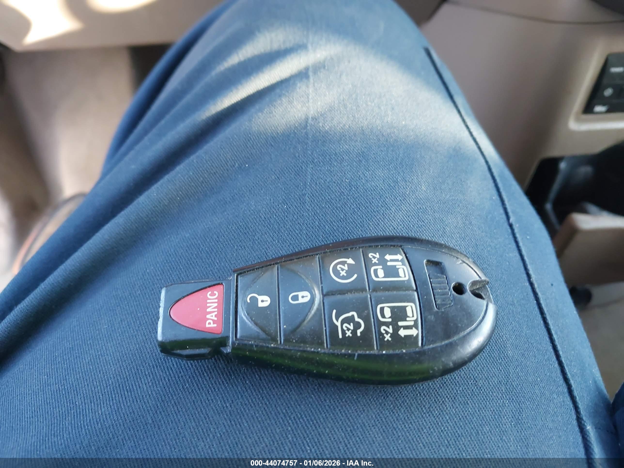 CHRYSLER TOWN image 11