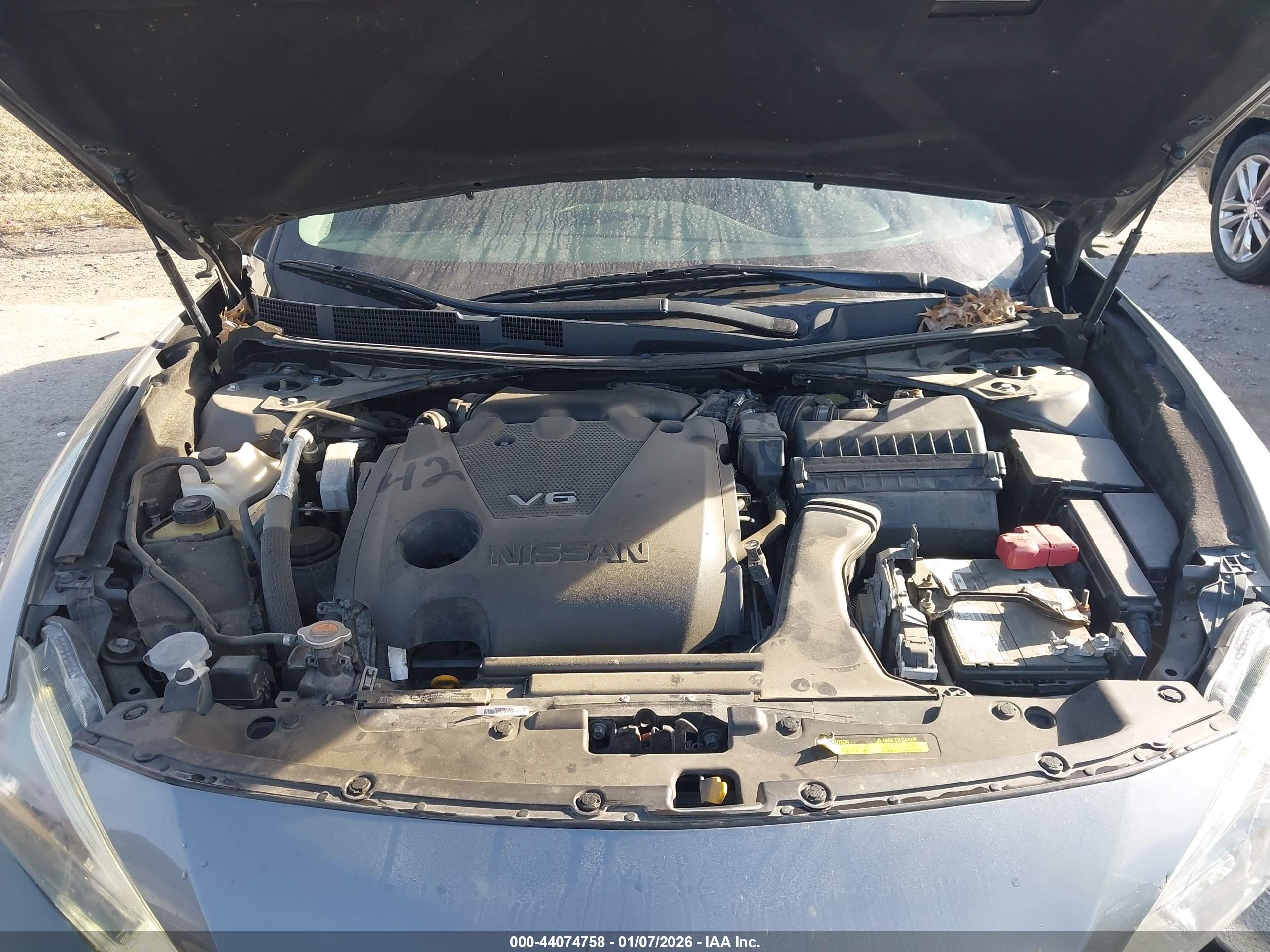 NISSAN MAXIMA image 10