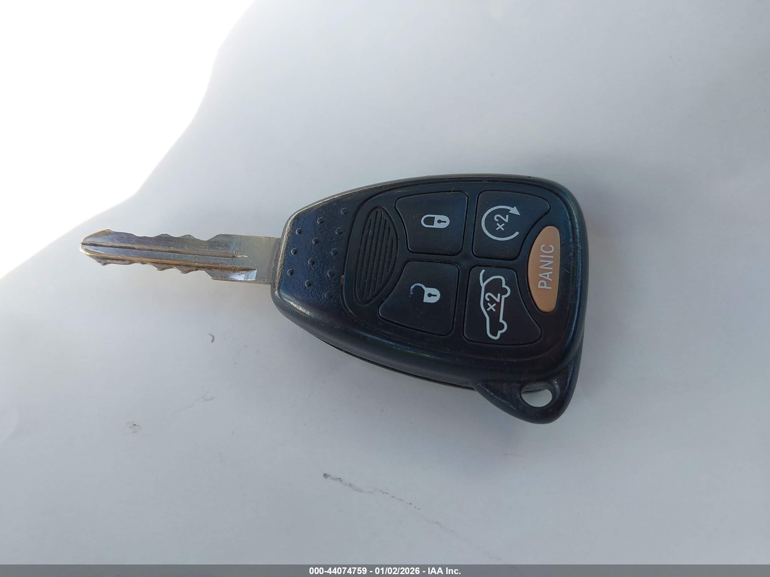 CHRYSLER 200 image 11