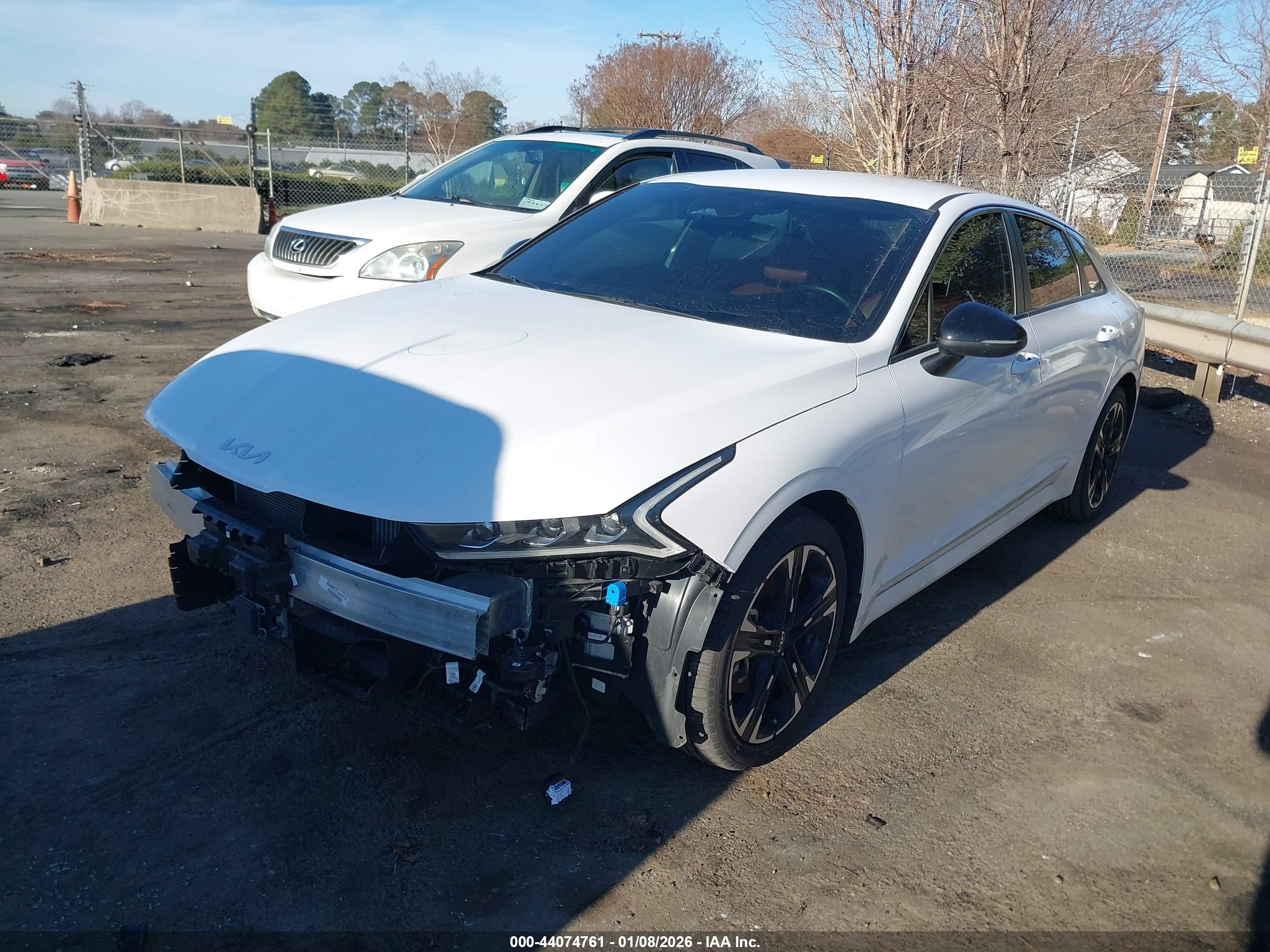 KIA K5 image 2