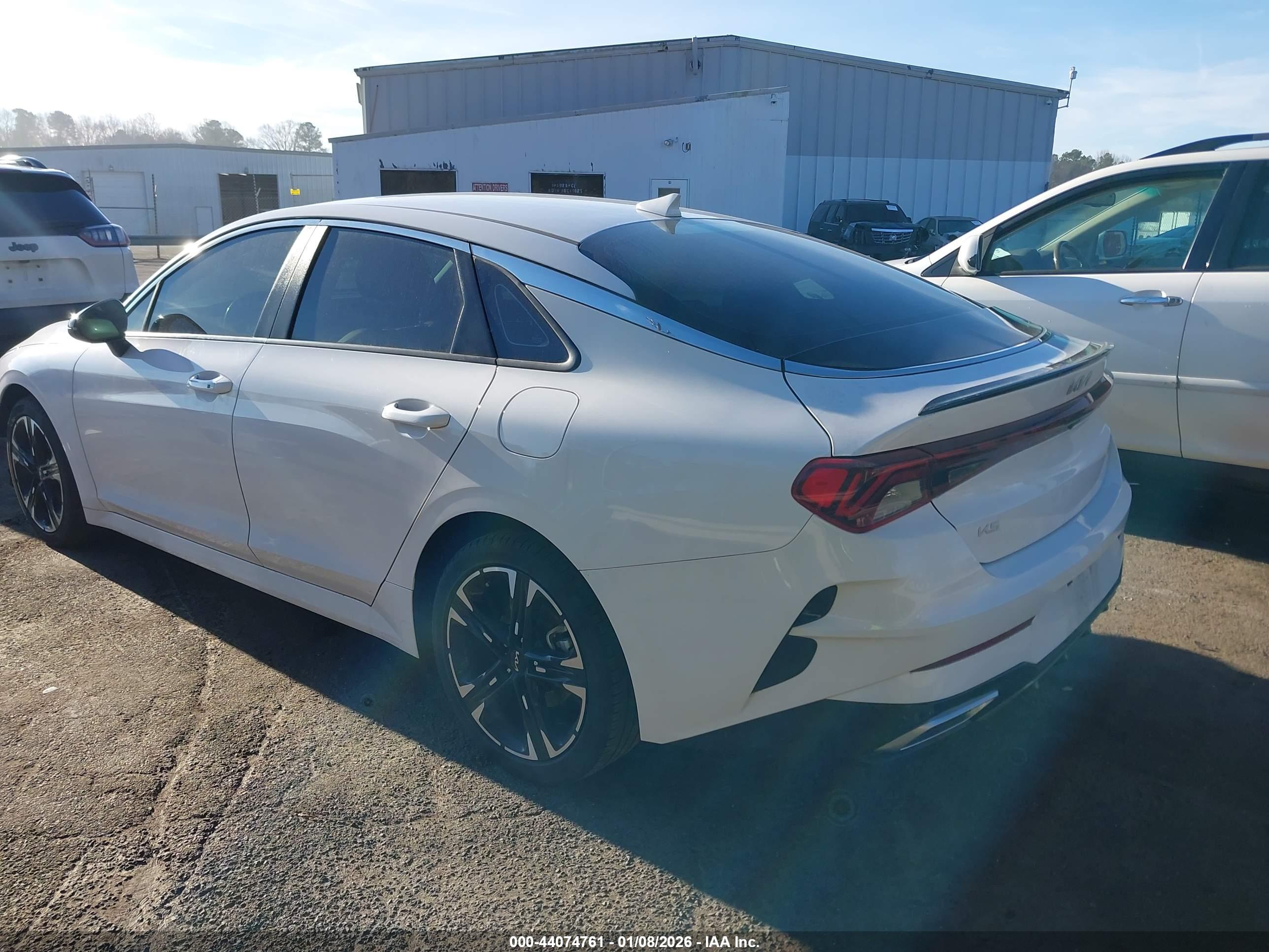 KIA K5 image 3