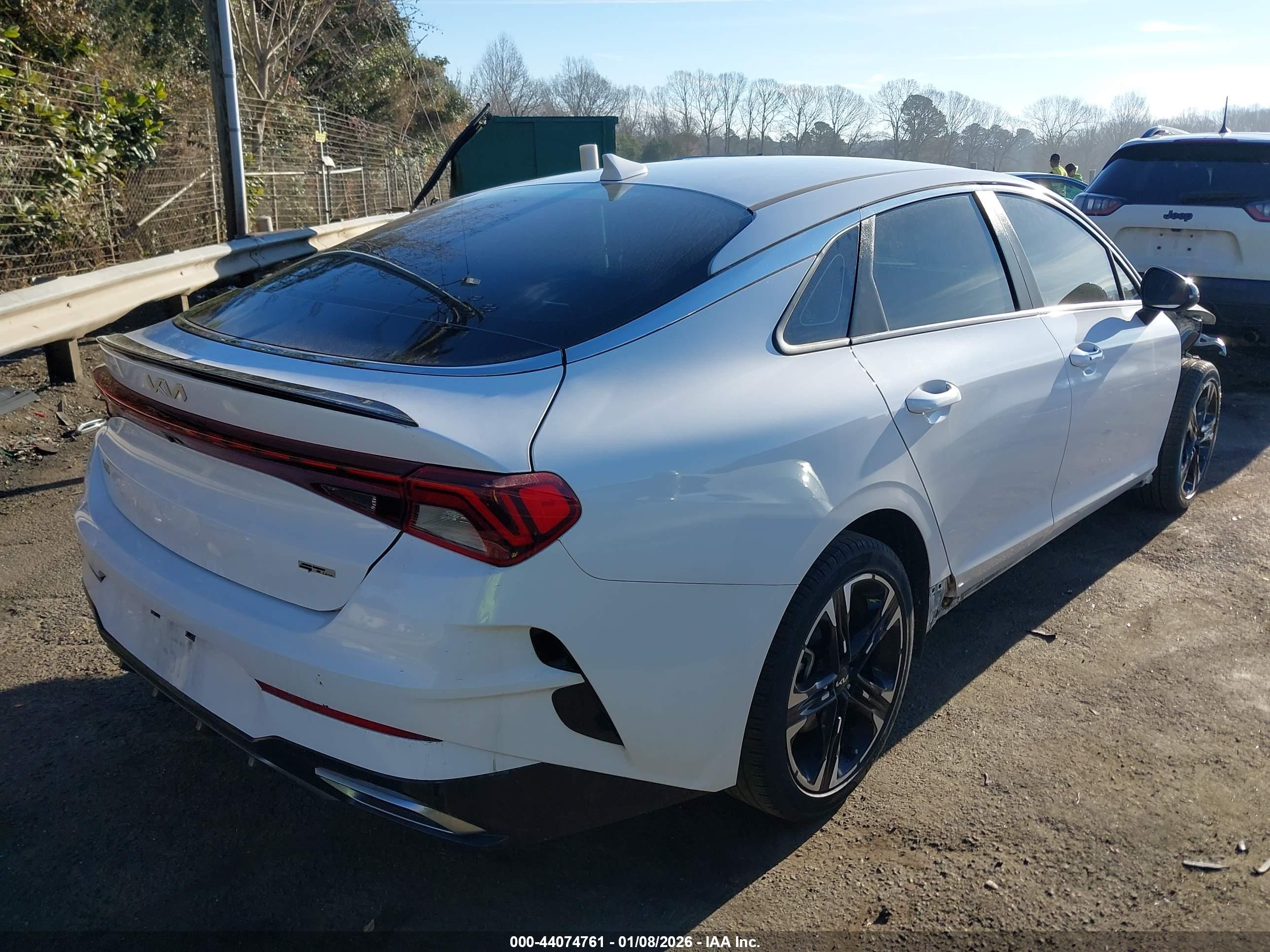 KIA K5 image 4