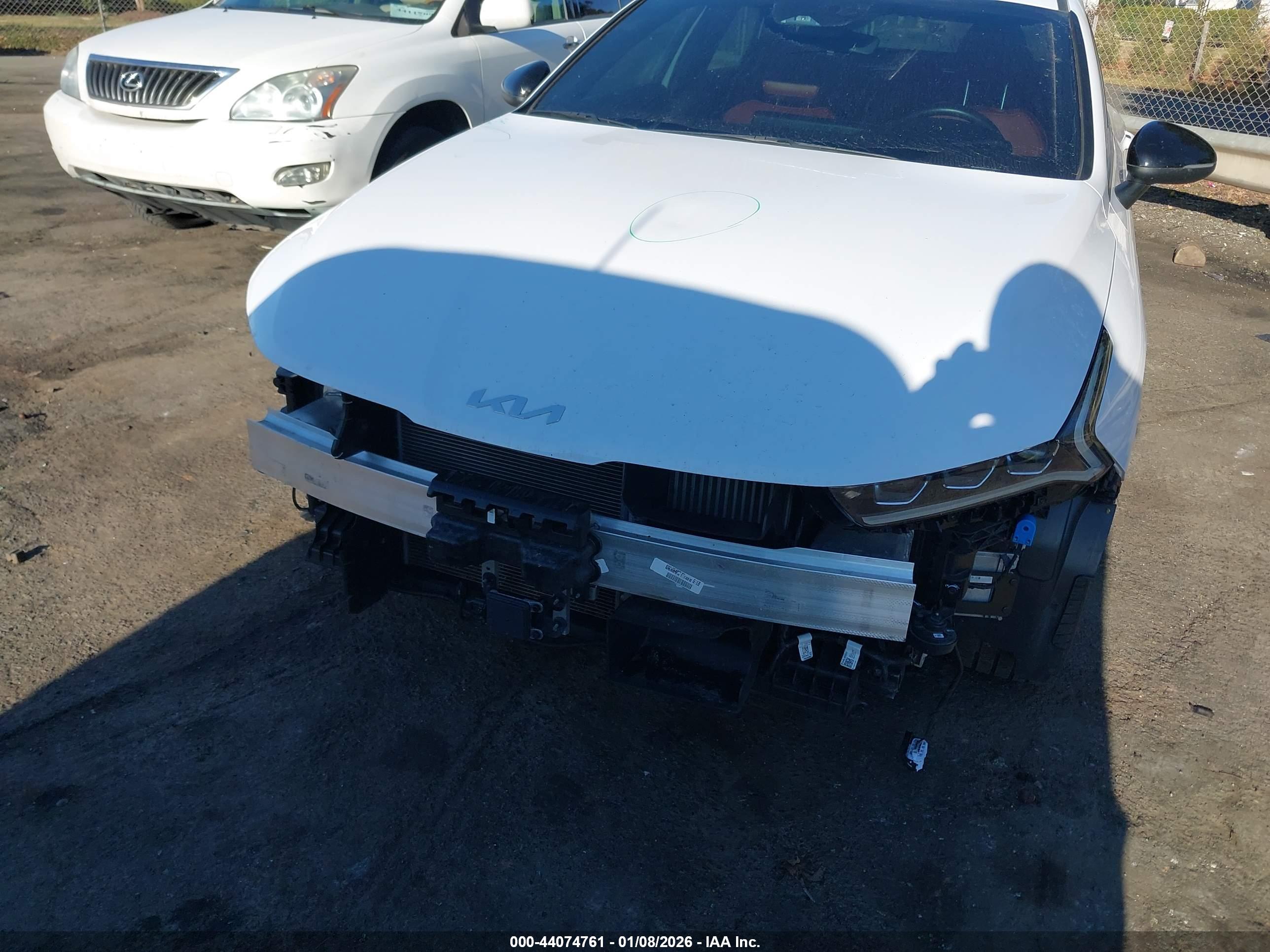 KIA K5 image 6