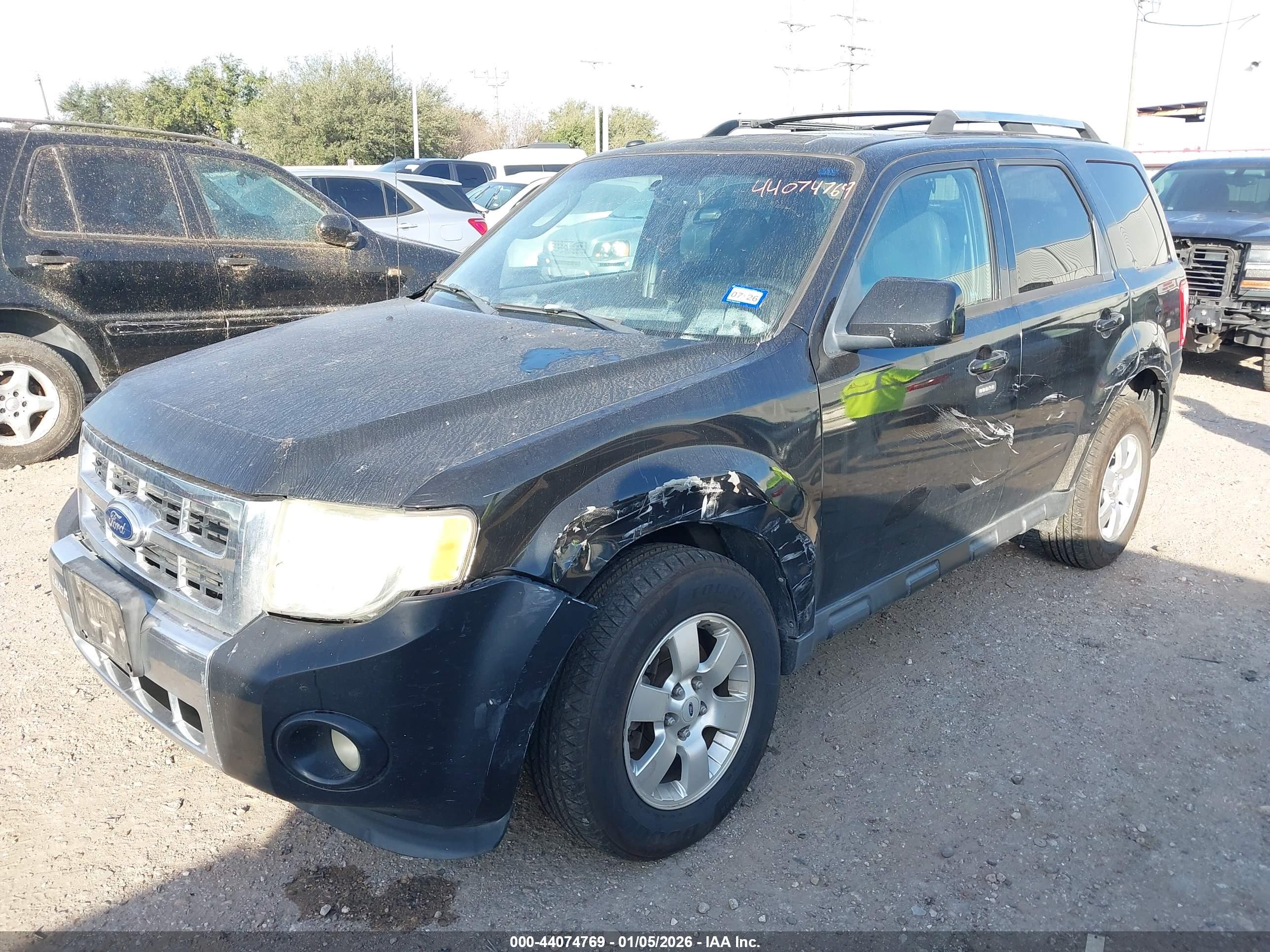 FORD ESCAPE image 2