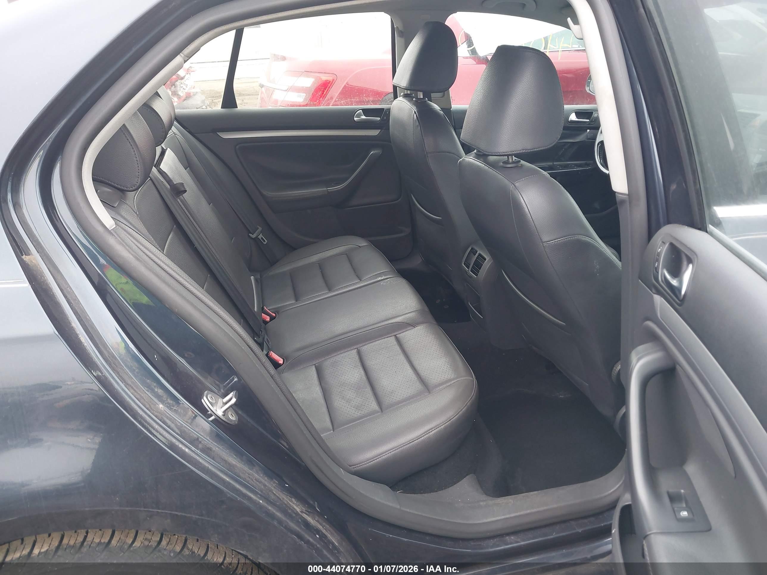 VOLKSWAGEN JETTA image 8
