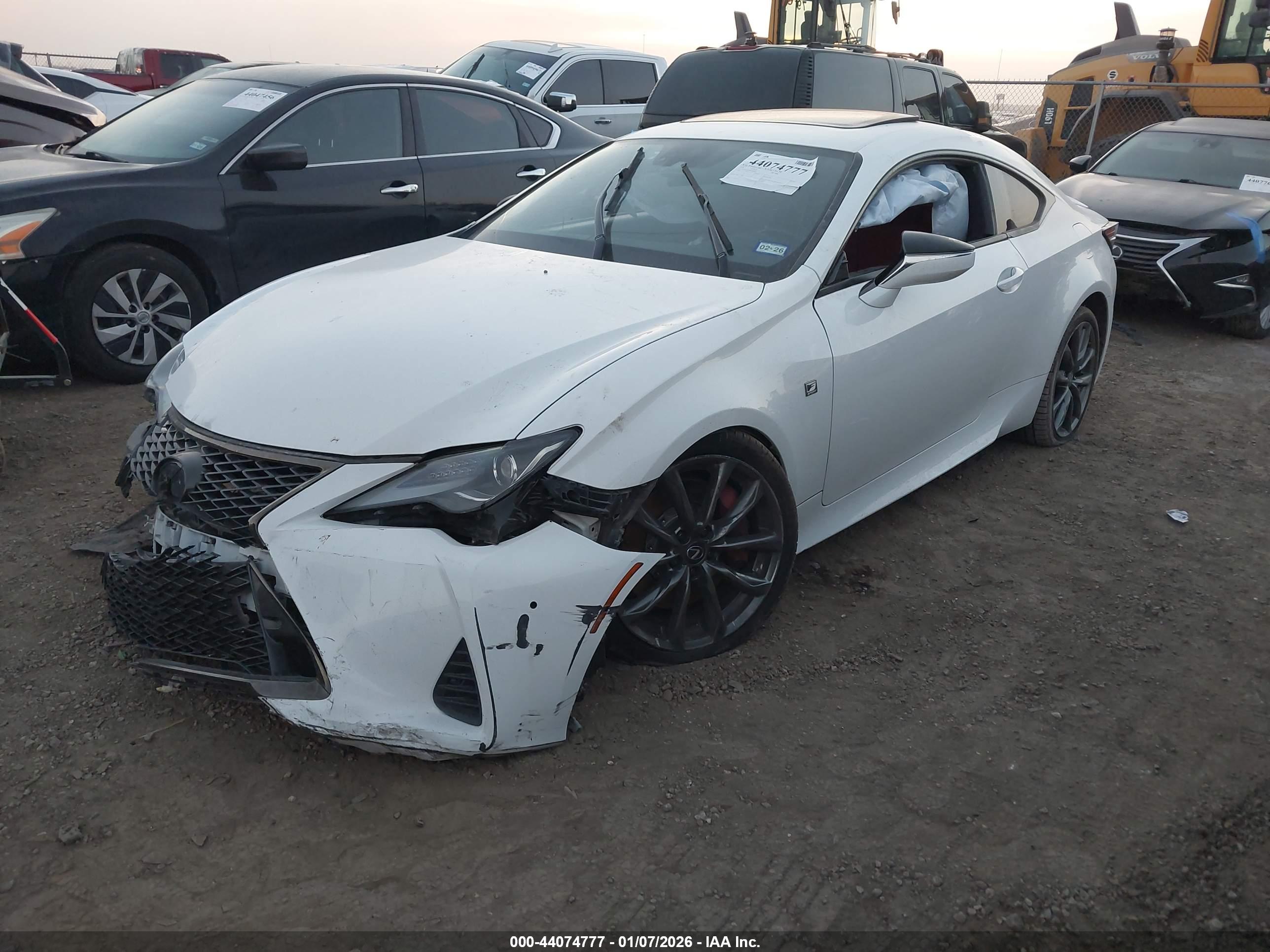 LEXUS RC image 2