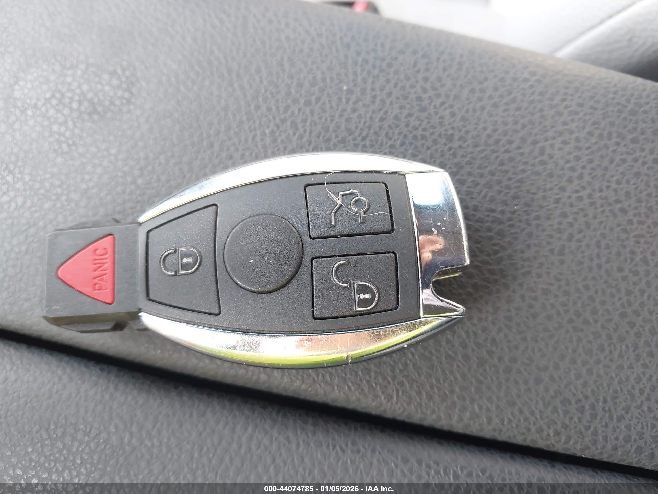 MERCEDES-BENZ C-CLASS image 11