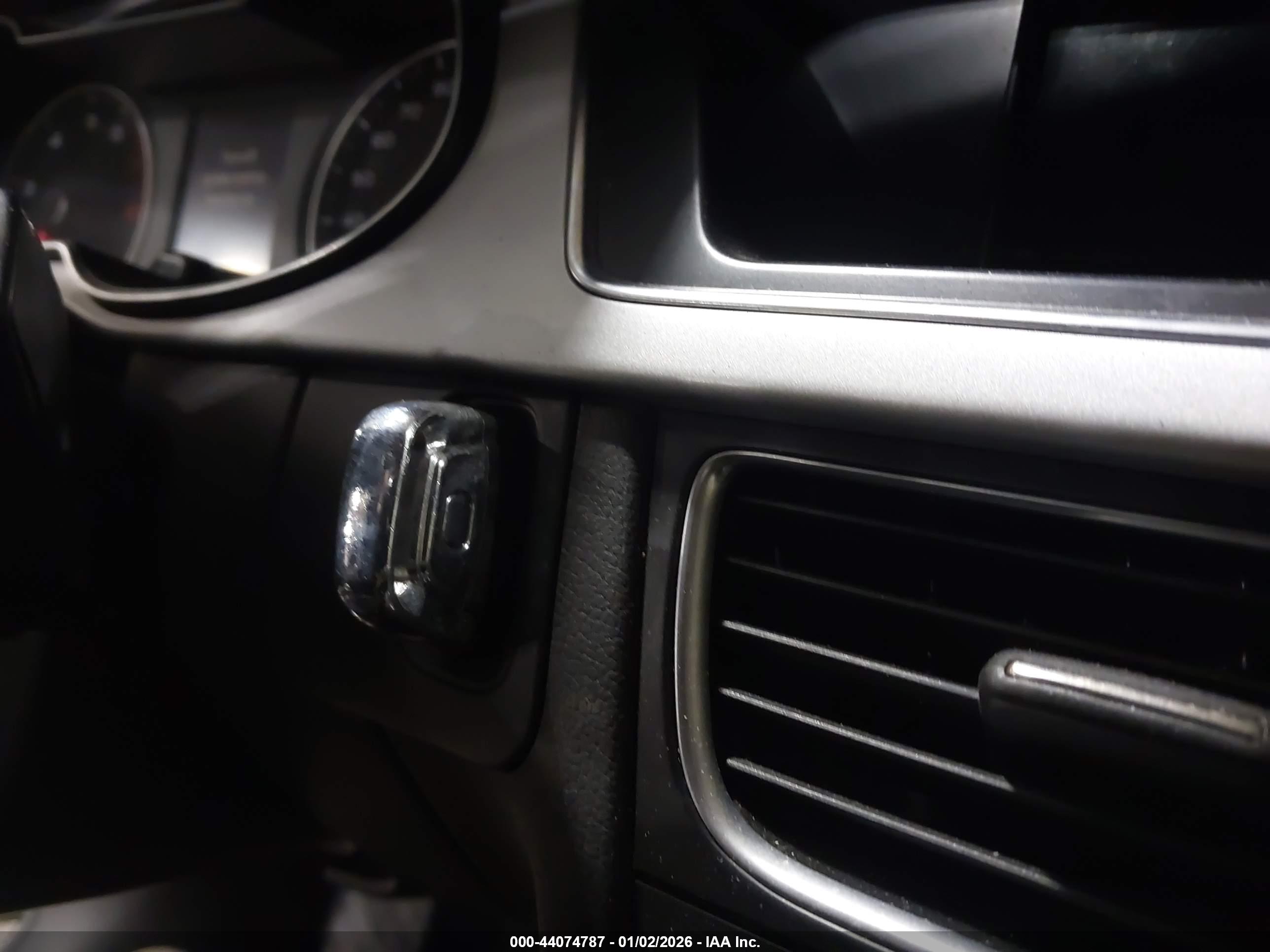 AUDI A4 image 11
