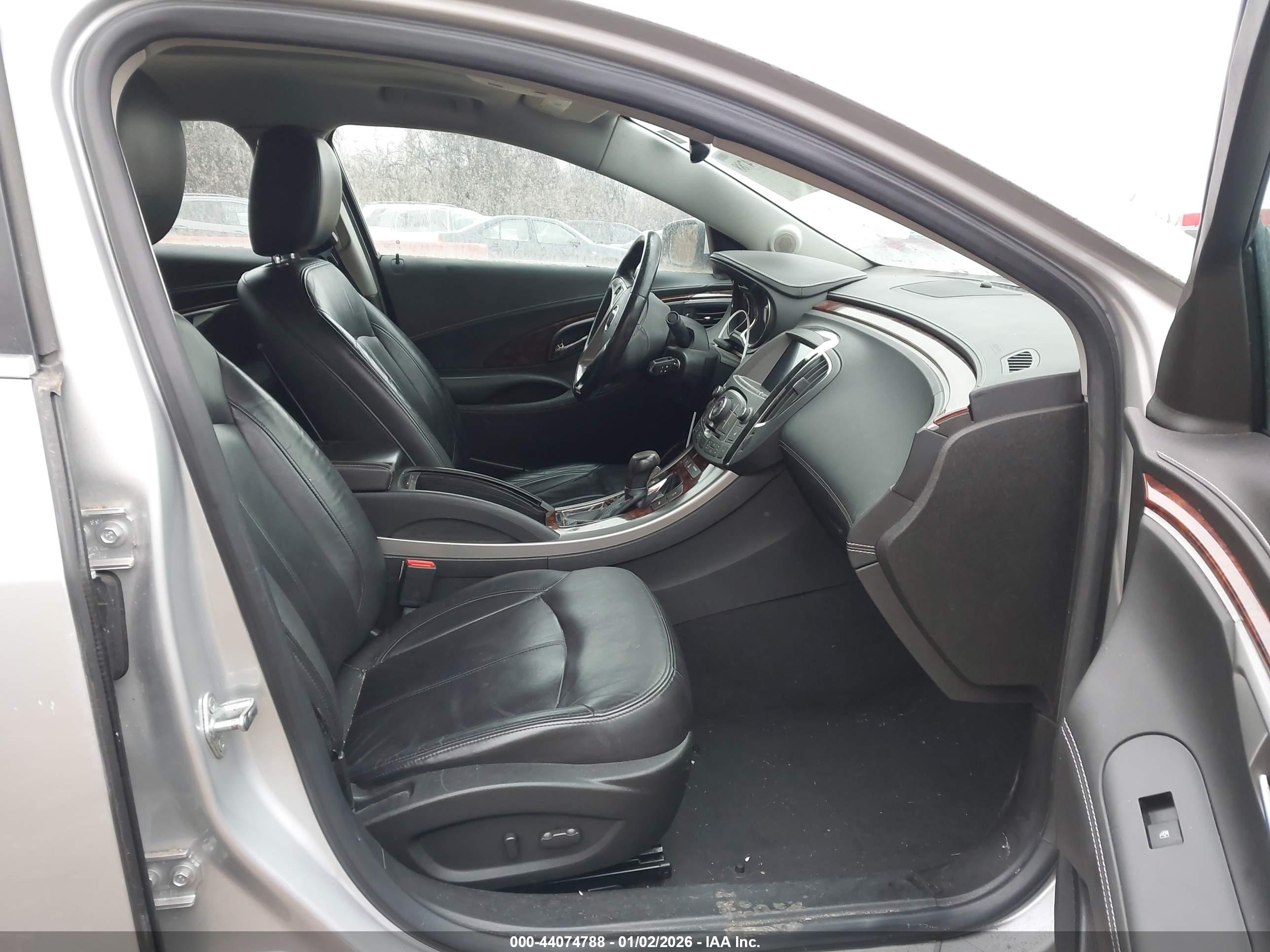 BUICK LACROSSE image 5