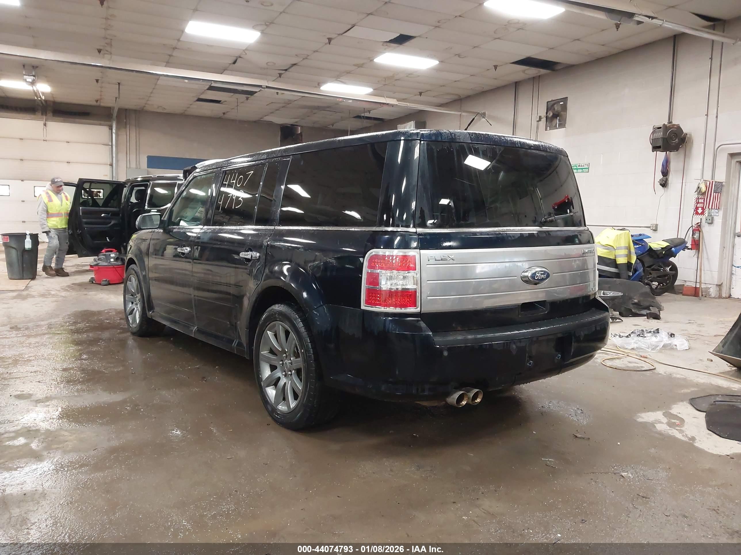 FORD FLEX image 3