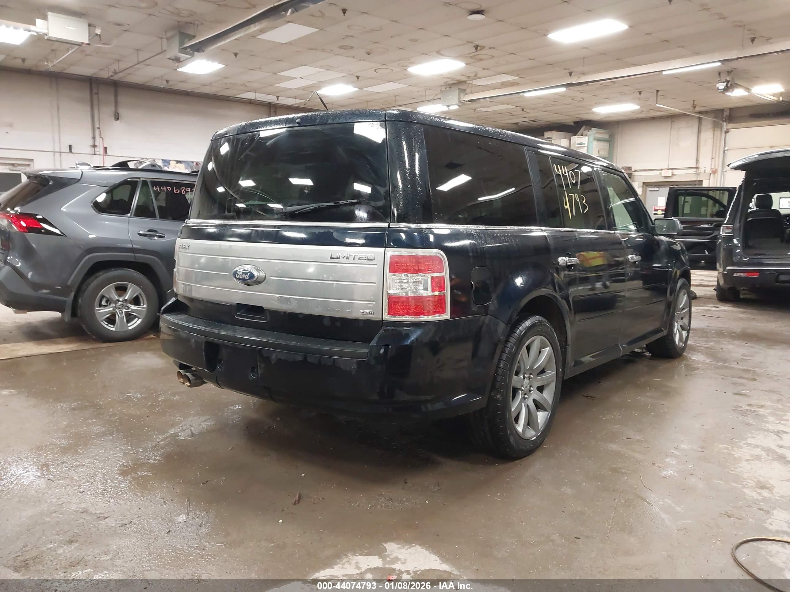 FORD FLEX image 4