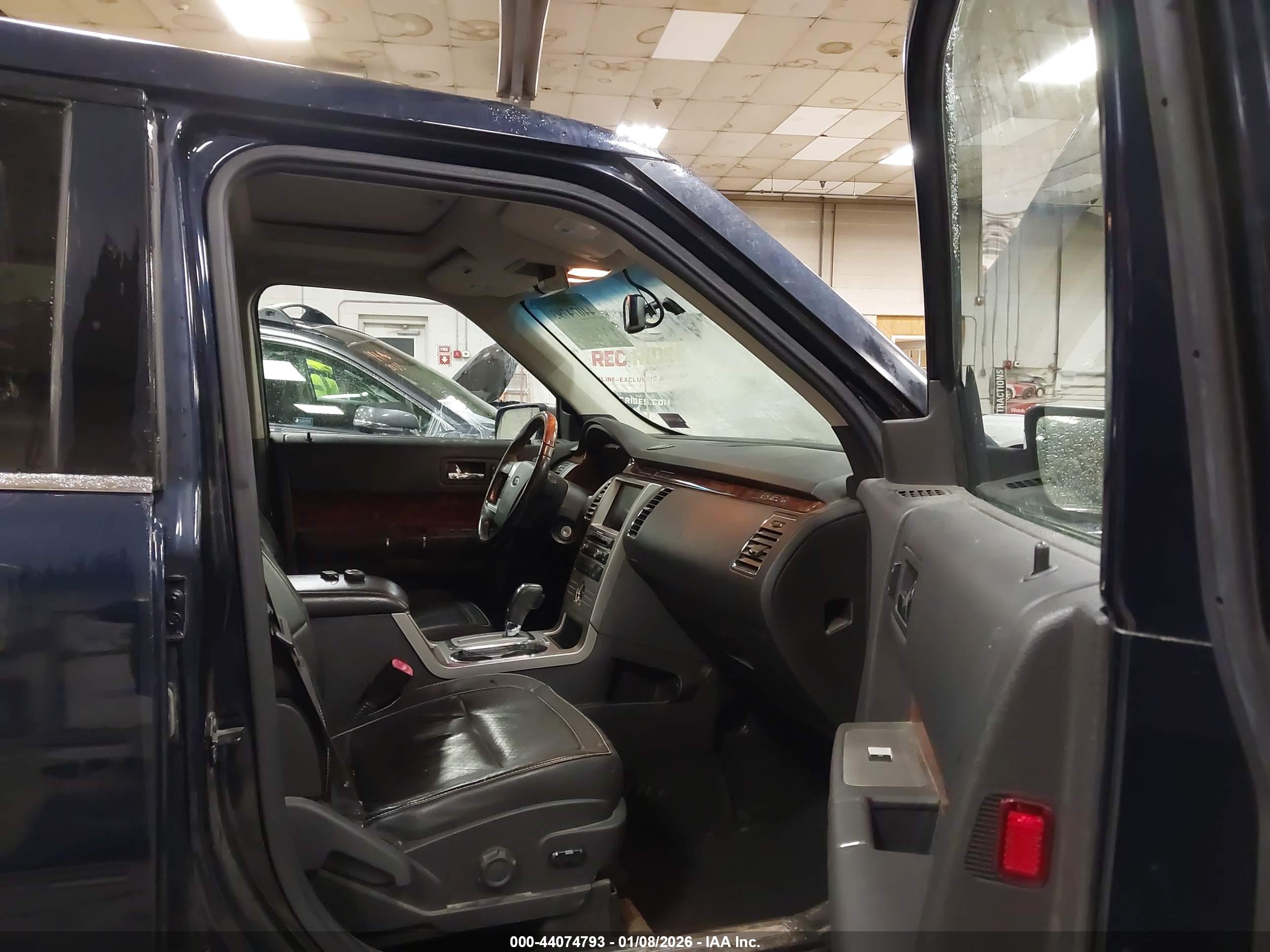 FORD FLEX image 5